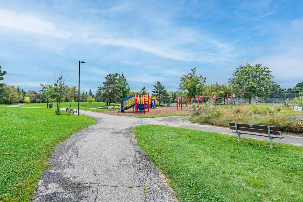 Lakefront House in Port Credit, Mississauga South