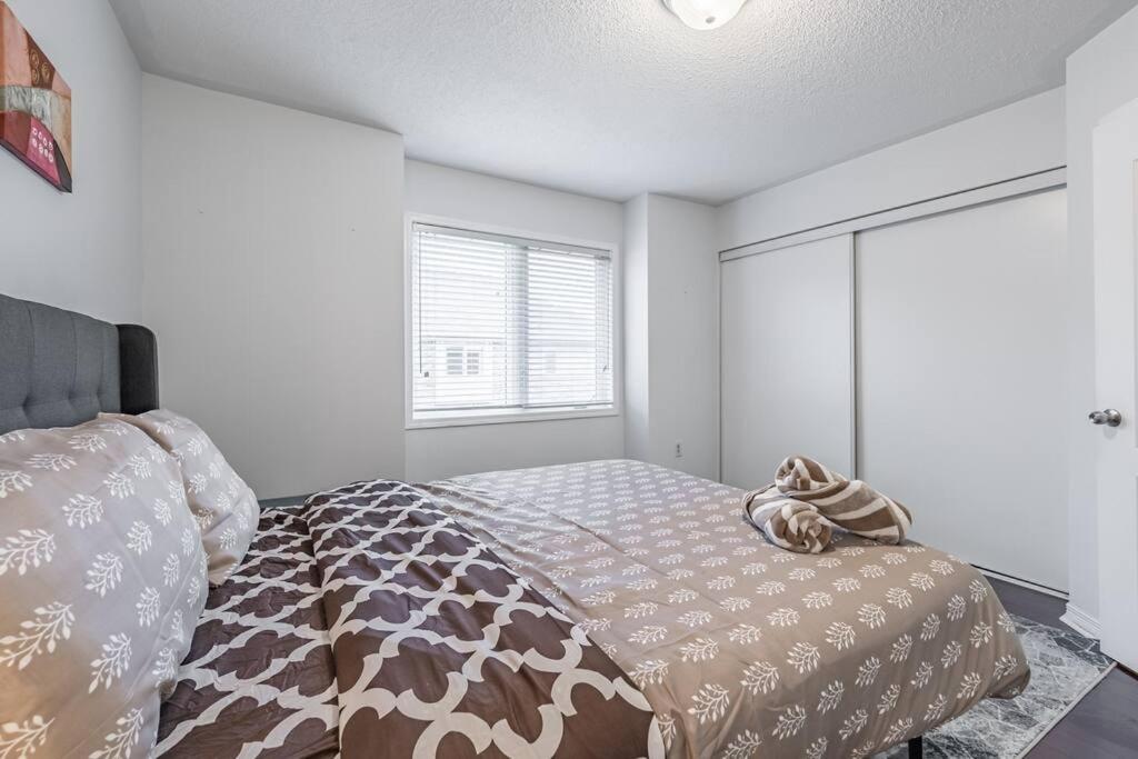 Lakefront House in Port Credit, Mississauga South