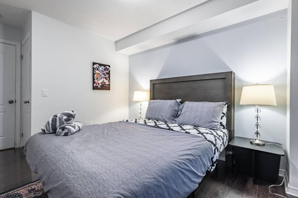 Lakefront House in Port Credit, Mississauga South
