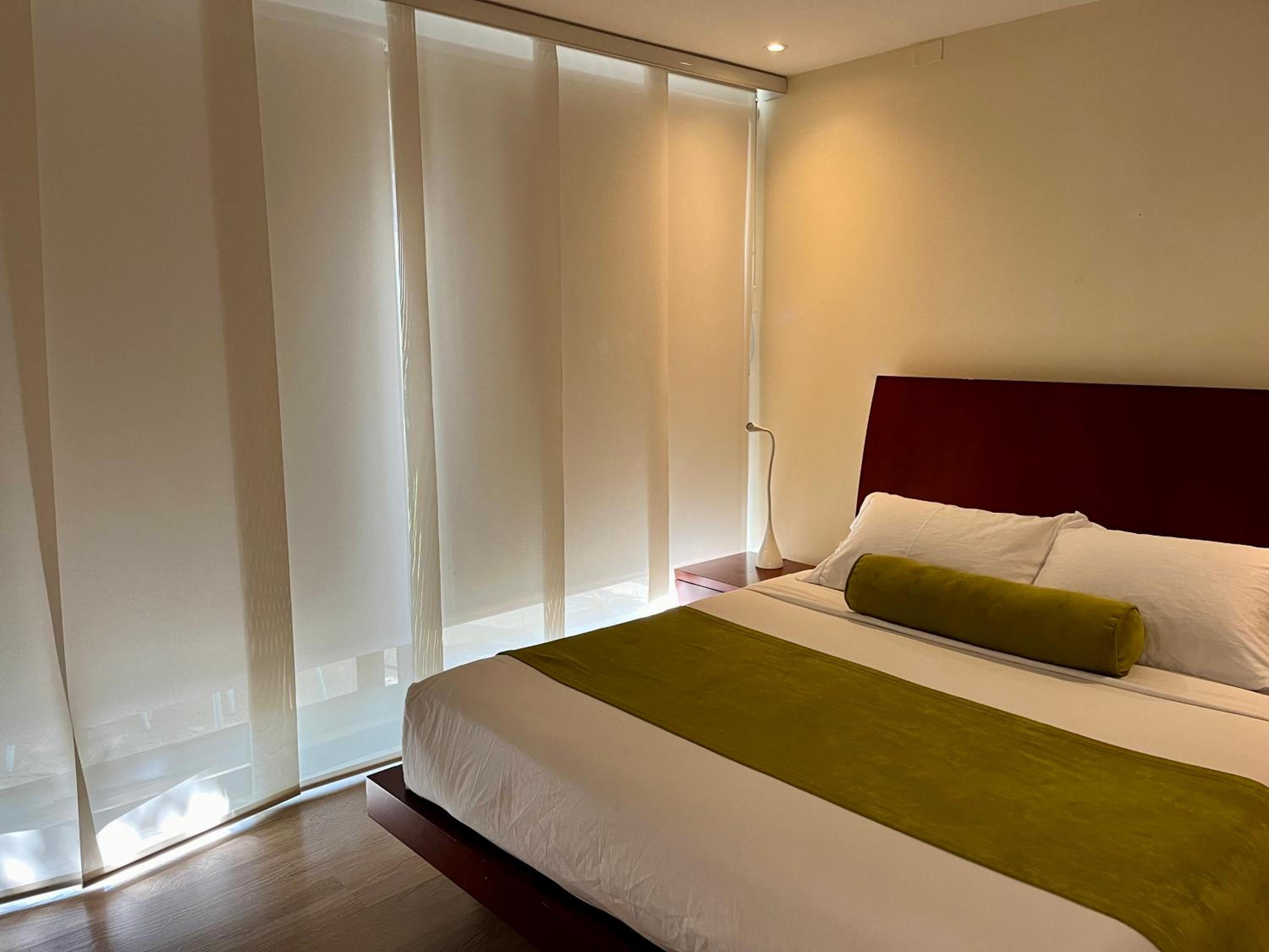 Room in BB - Suite Presidencial en hotel proximo al aeropuerto