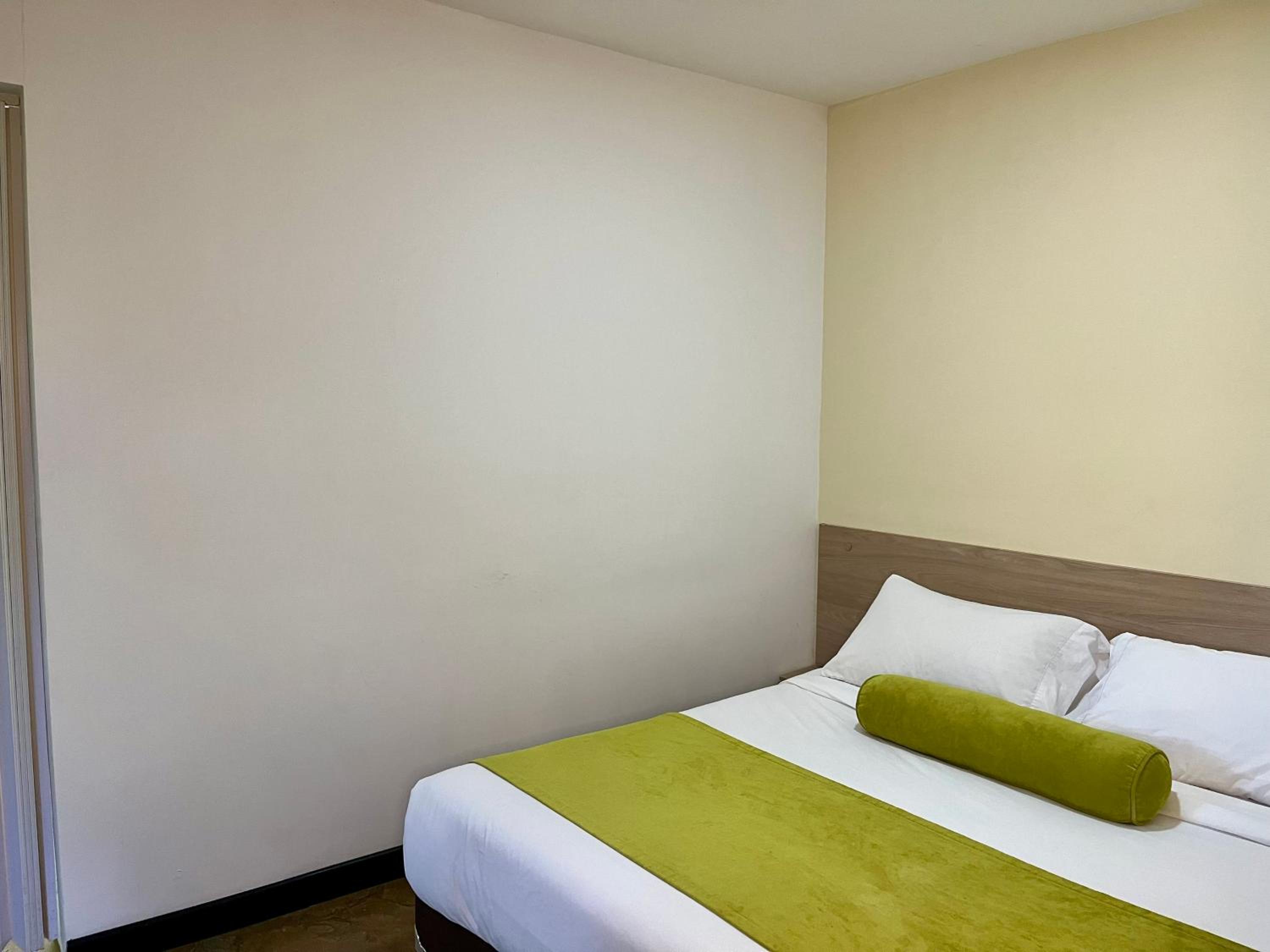 Room in BB - Suite Presidencial en hotel proximo al aeropuerto