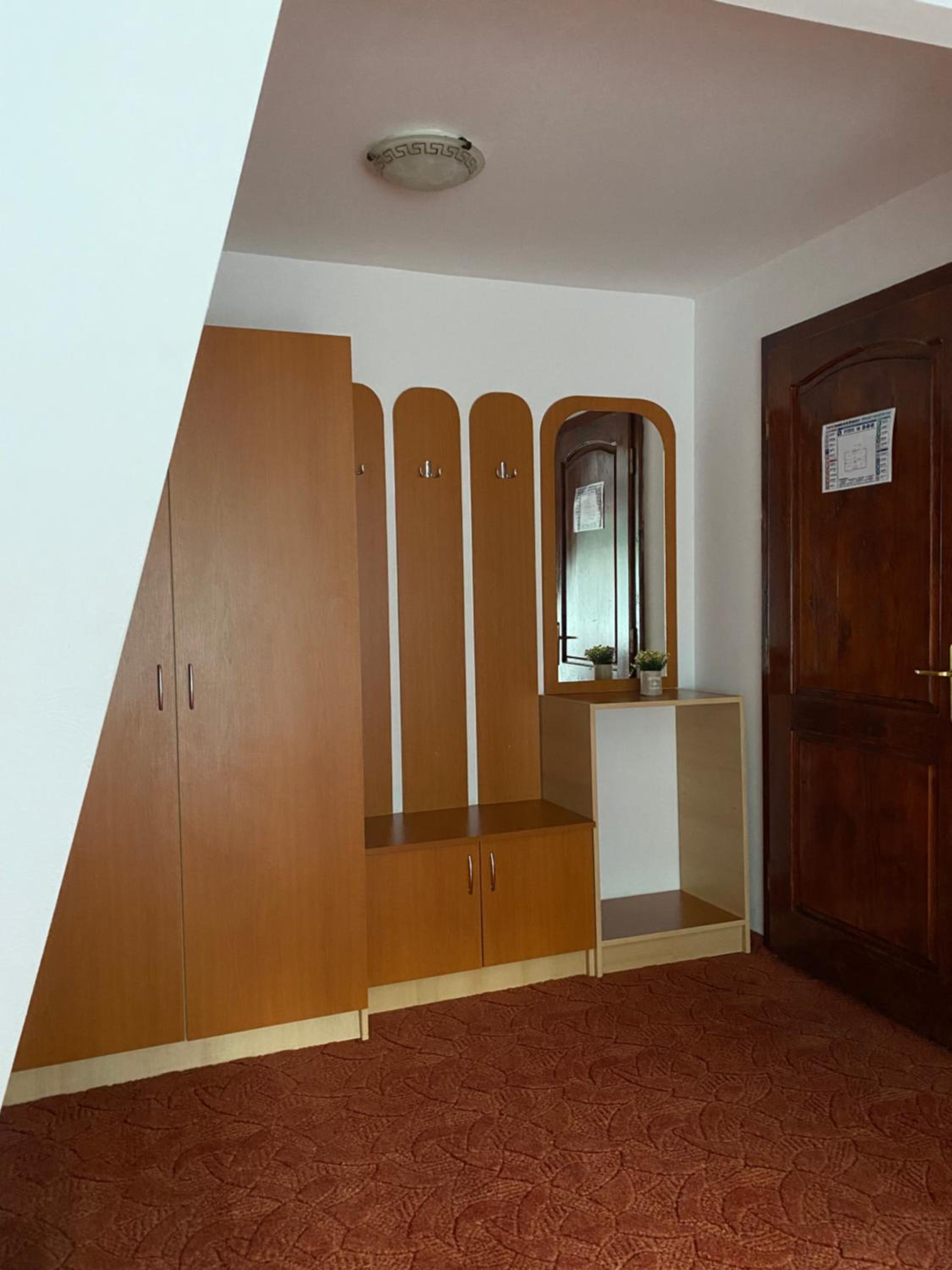 Pensiunea Denisa Preda integral-8 dormitoare cu 8 băi proprii