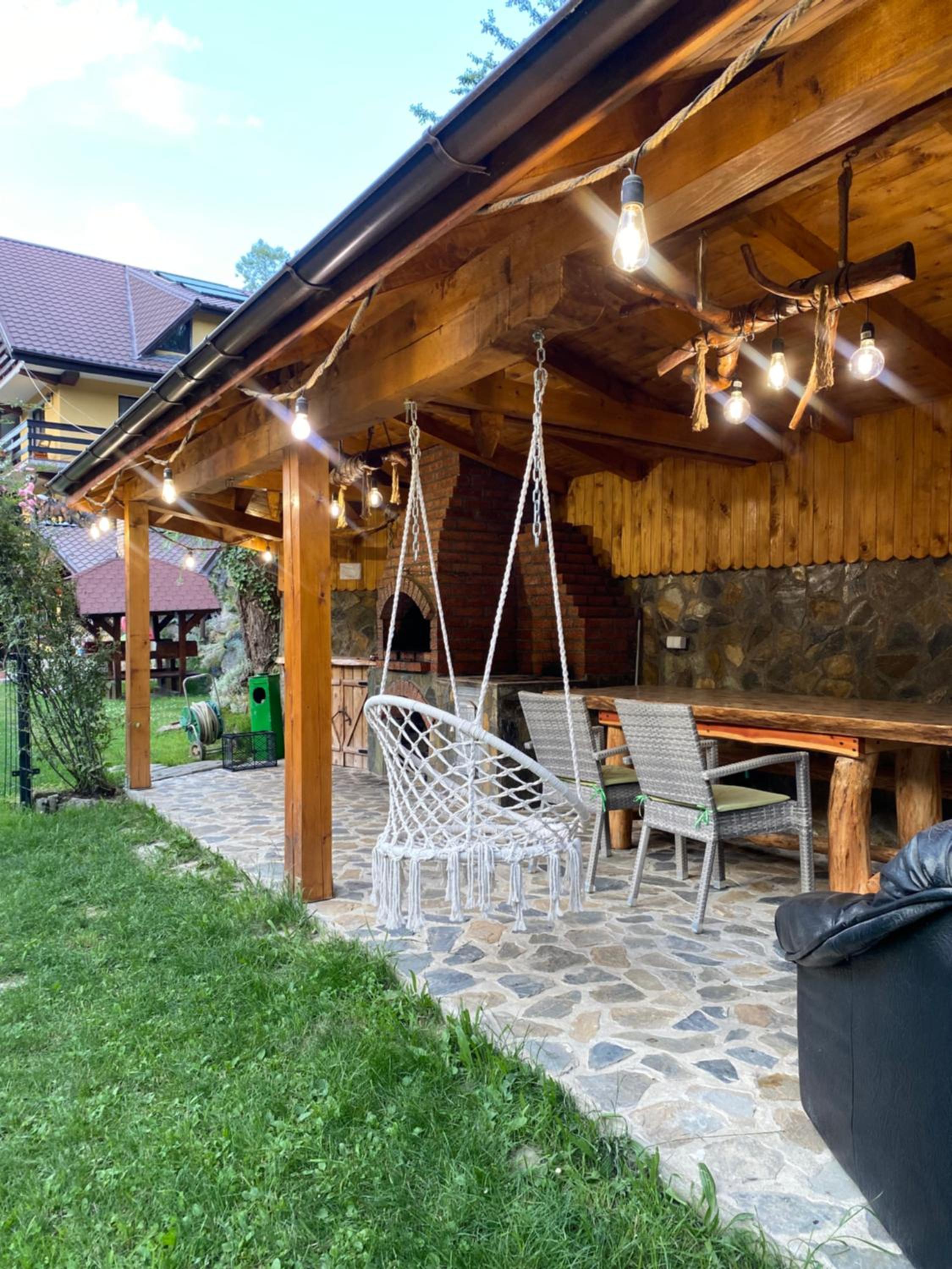 Pensiunea Denisa Preda integral-8 dormitoare cu 8 băi proprii