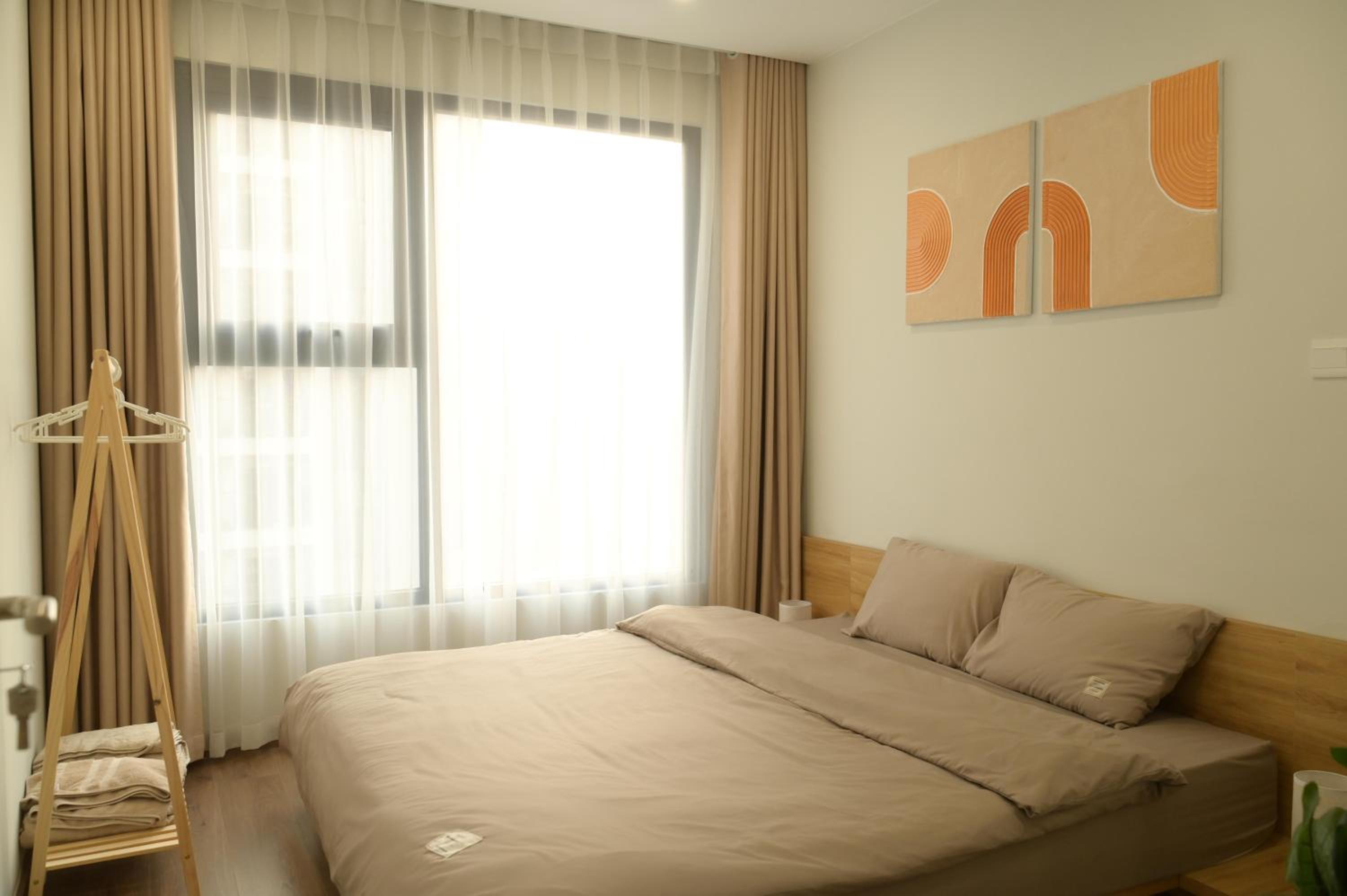 Vinhomes Smart City Rare 1,5BR Apt Best Deal for Long-Term Guests
