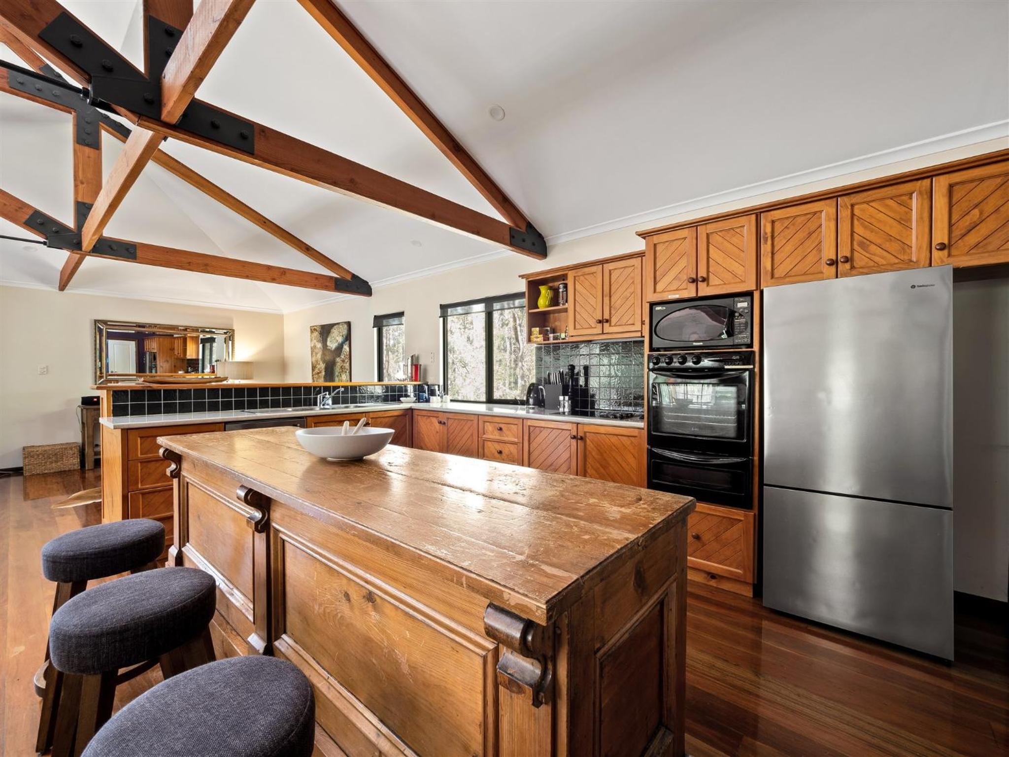 Calistoga Chalet - Luxury among the trees