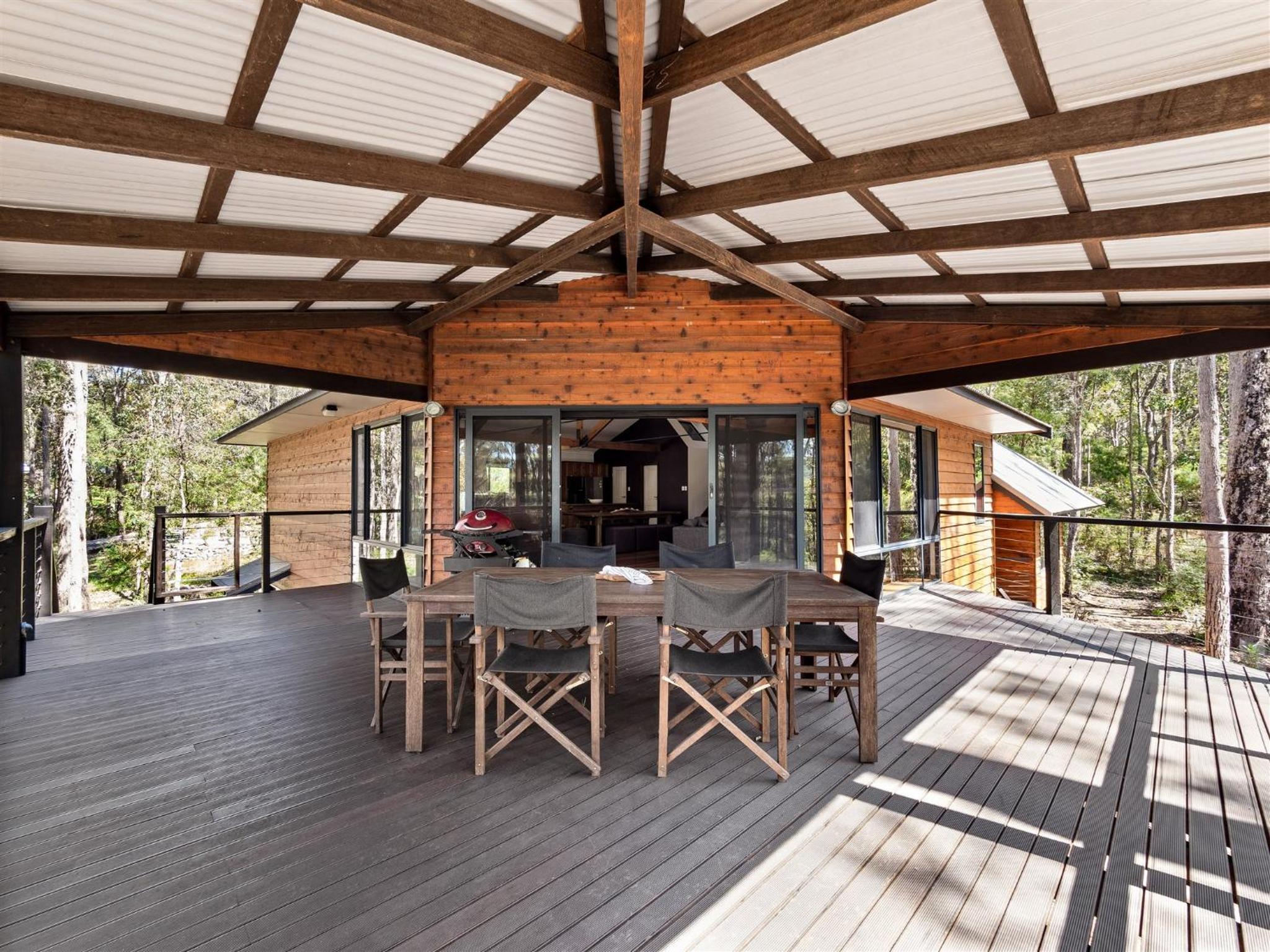 Calistoga Chalet - Luxury among the trees