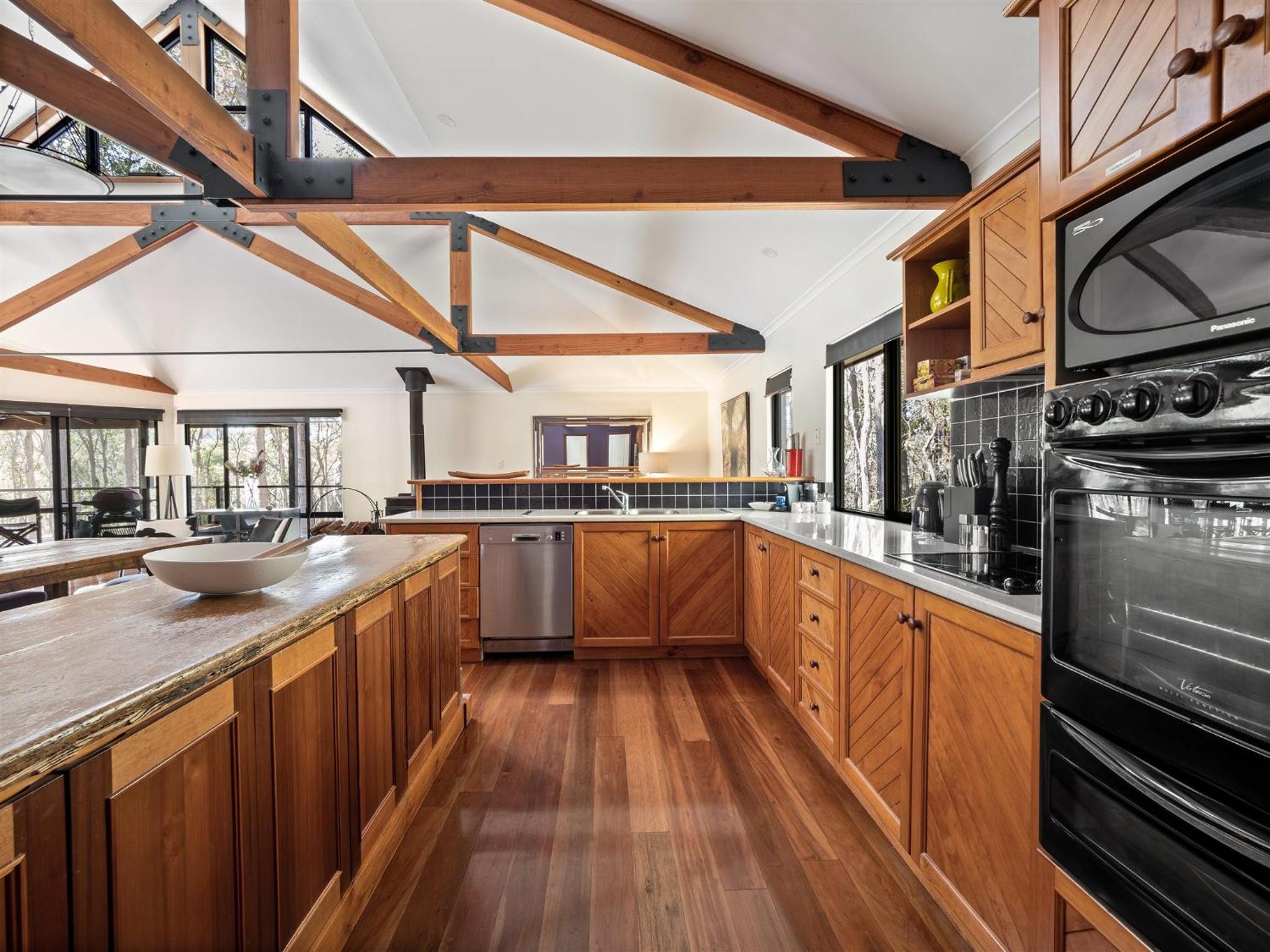 Calistoga Chalet - Luxury among the trees