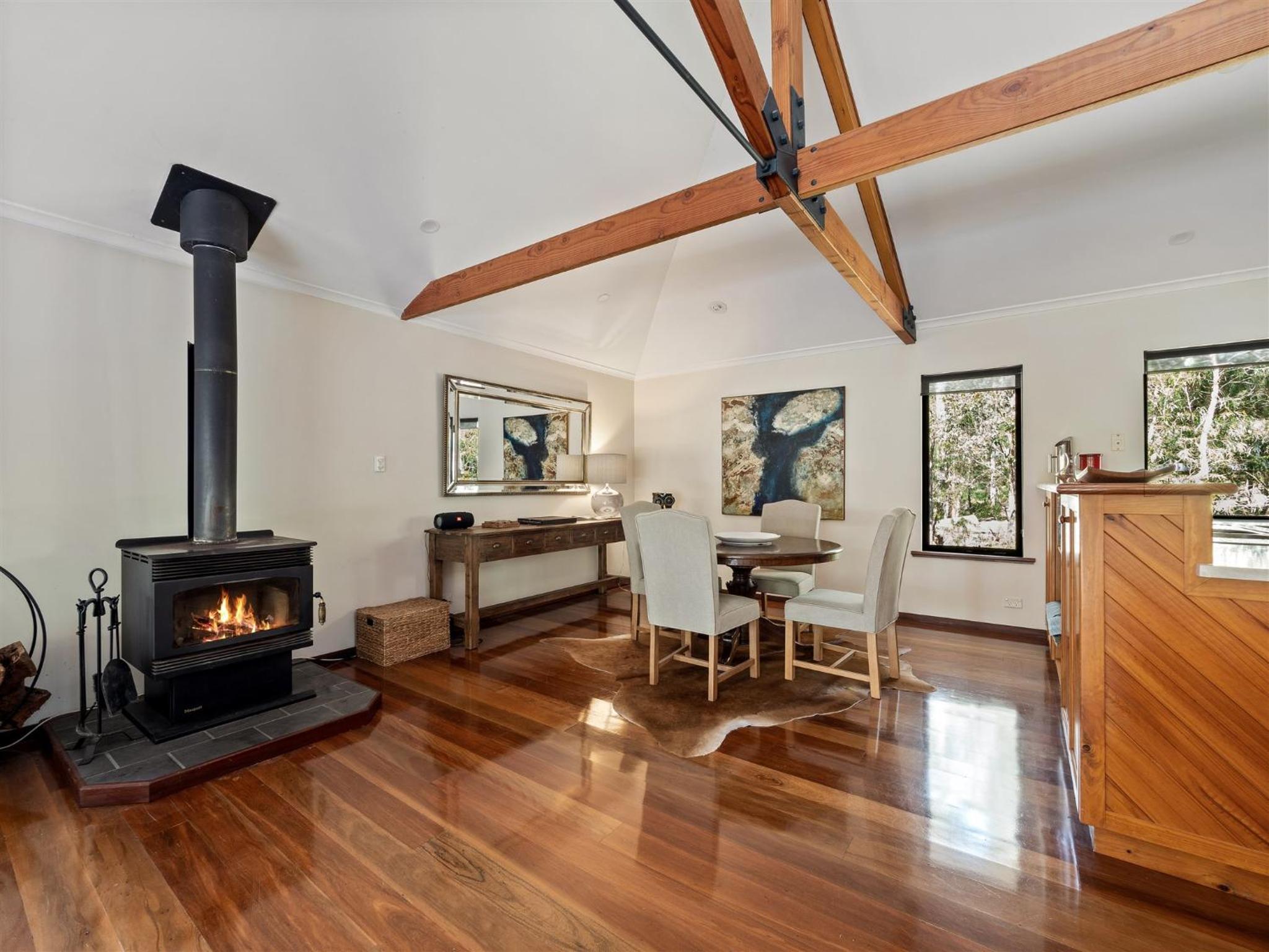 Calistoga Chalet - Luxury among the trees