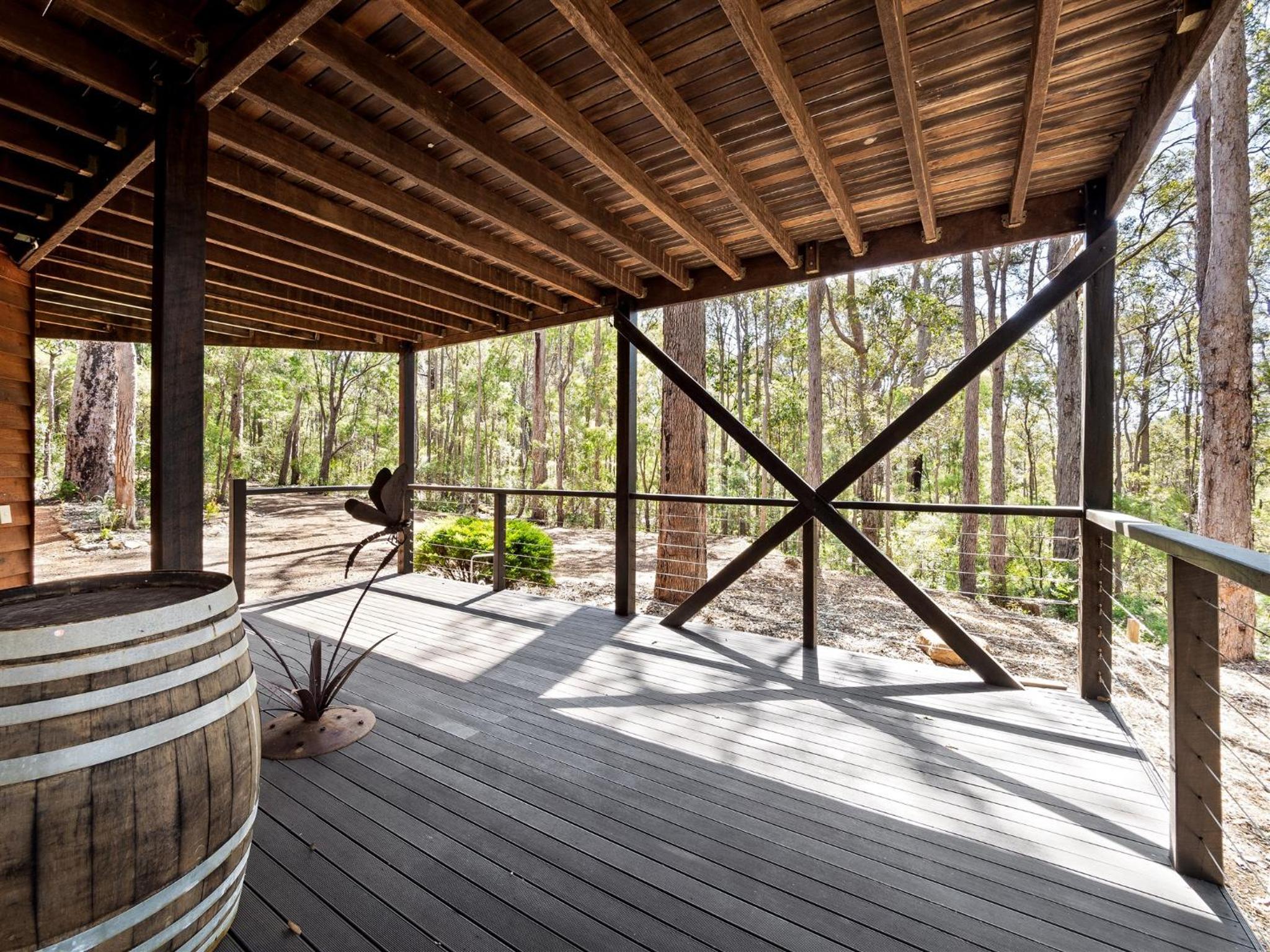 Calistoga Chalet - Luxury among the trees