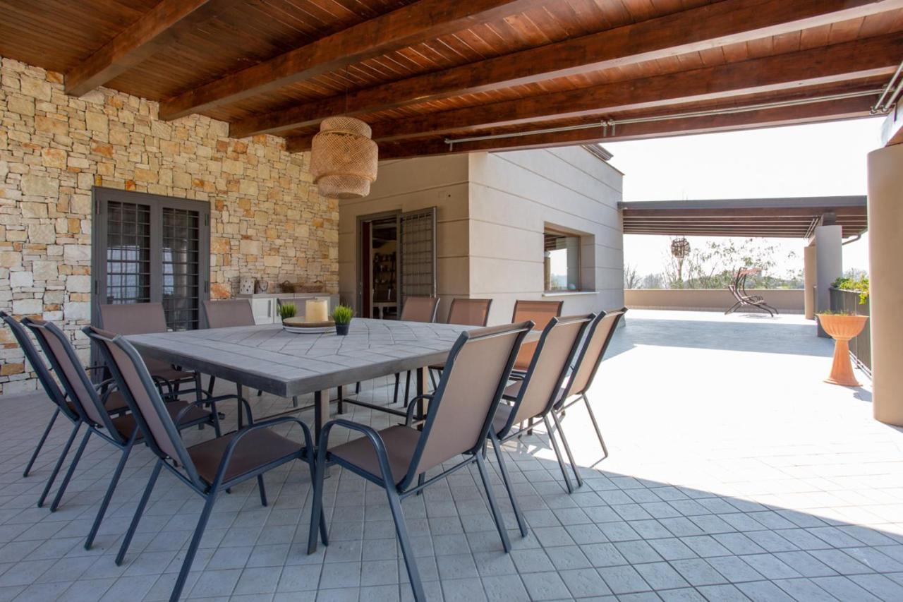 Villa Santoro al Paradiso Verde, Villa intera con Piscina