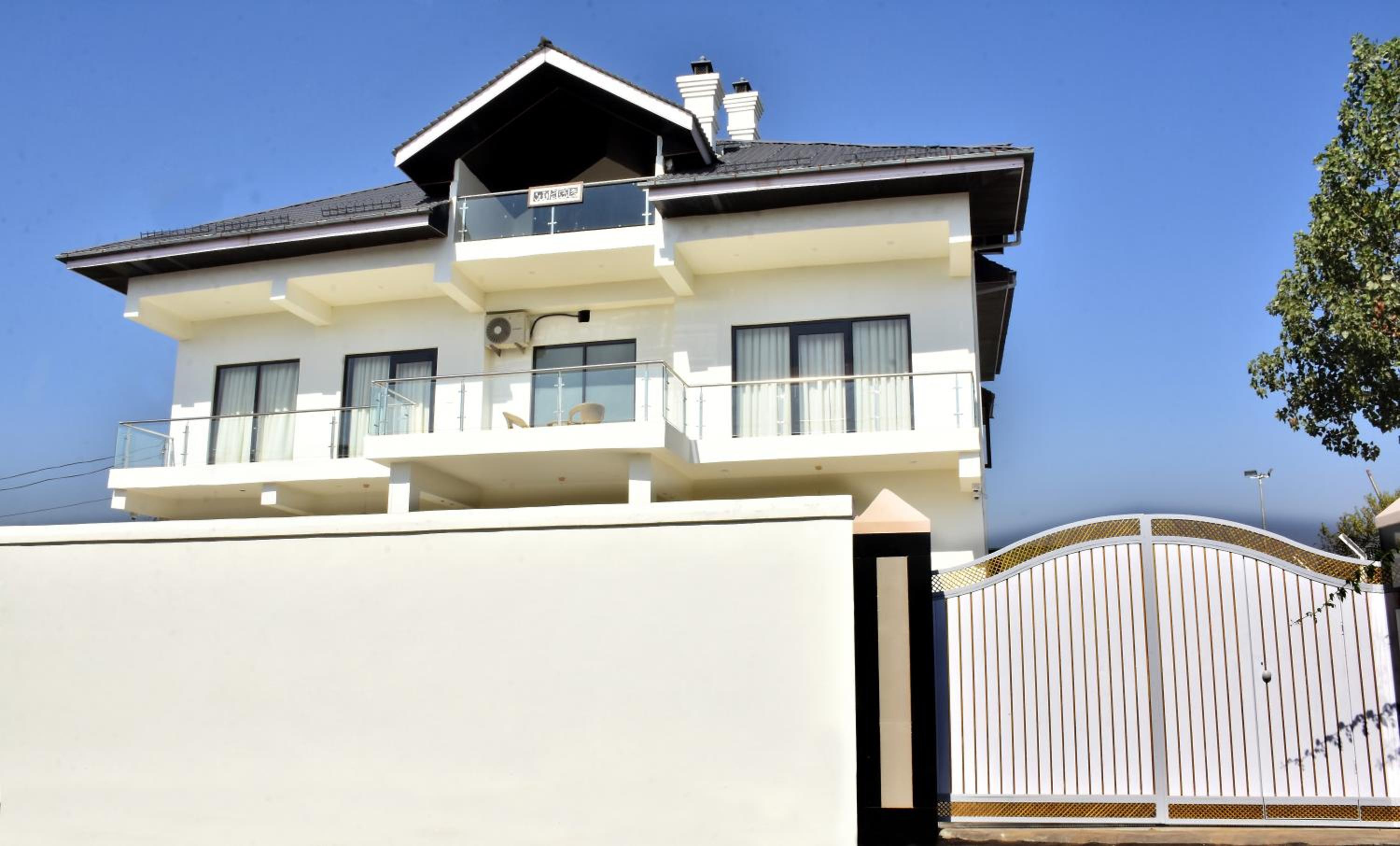 Photo 9