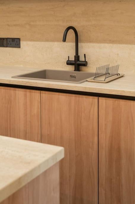 Mackenzie Sands 2 bdr Luxe Flat