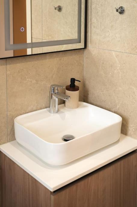 Mackenzie Sands 2 bdr Luxe Flat
