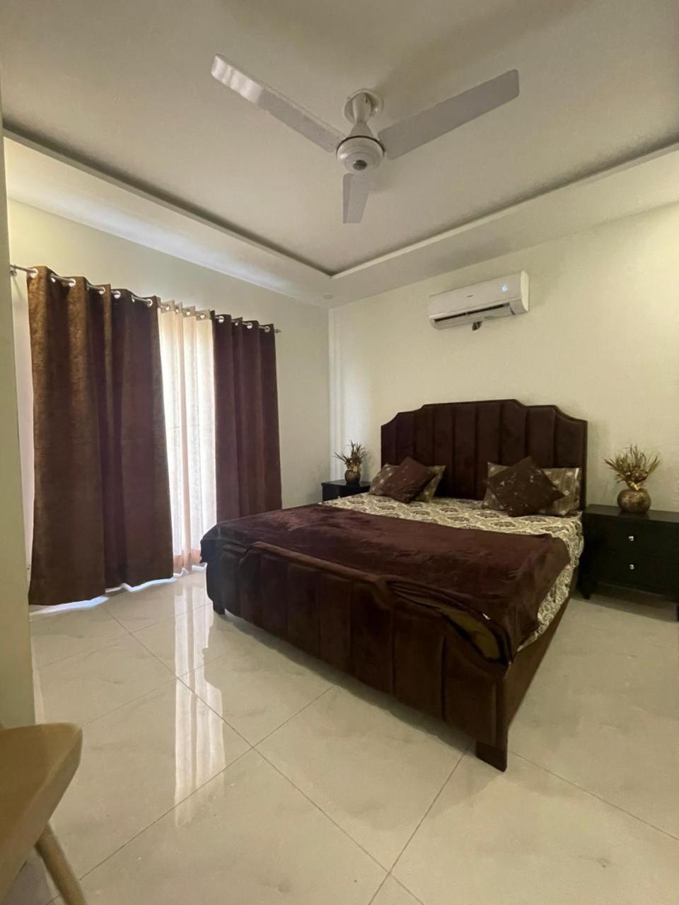 1 Bed Luxury Apartment with pool gym and cinema view 4