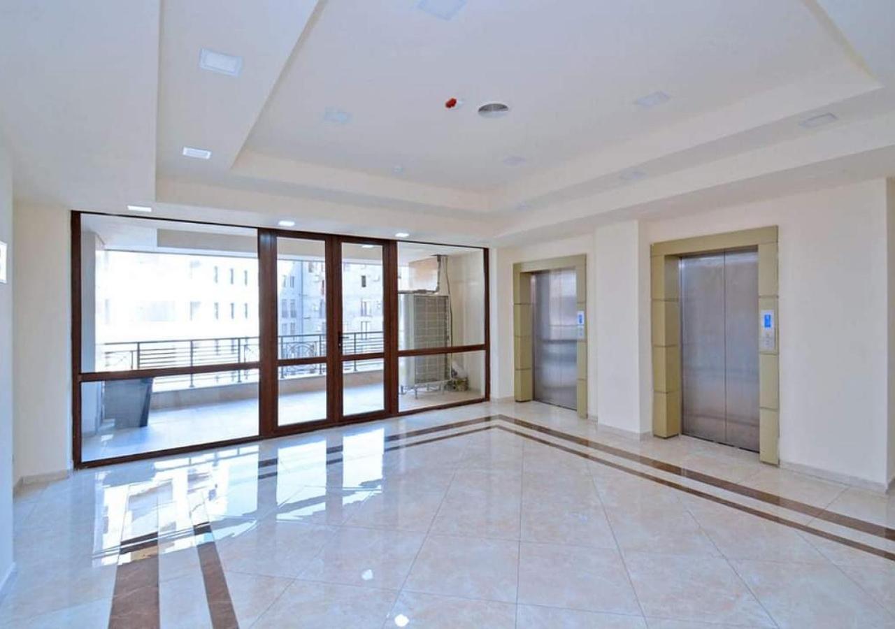 2 room apartment inthe center 93 aprt