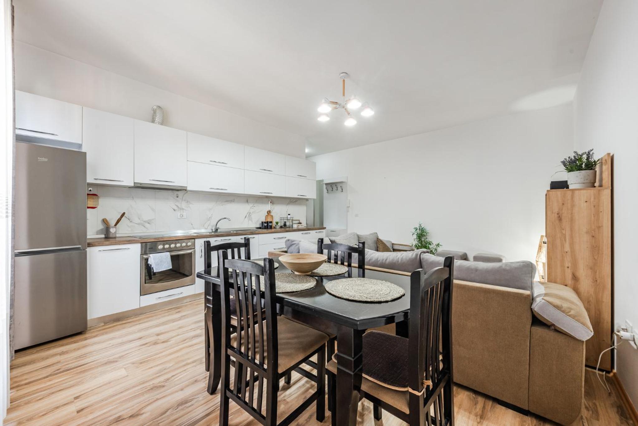 Alpha Apartments cozy & spacious apt