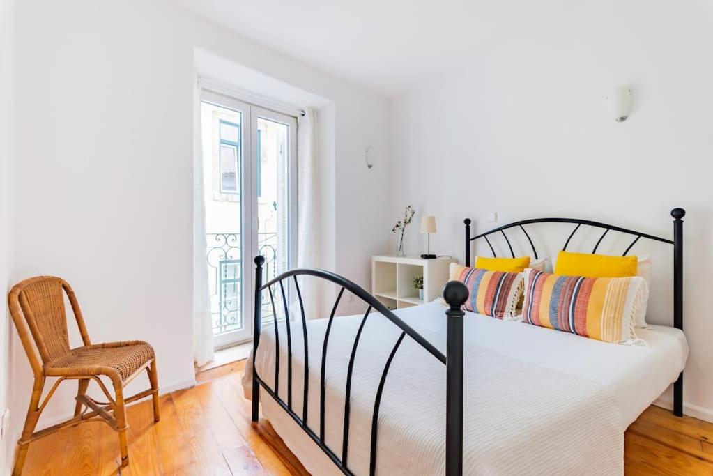 Duque 2BR Flat at Historical Chiado view 4