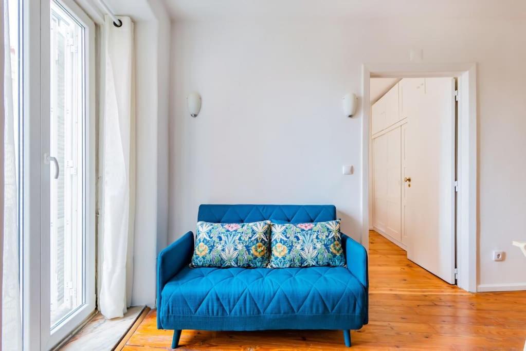Duque 2BR Flat at Historical Chiado view 2