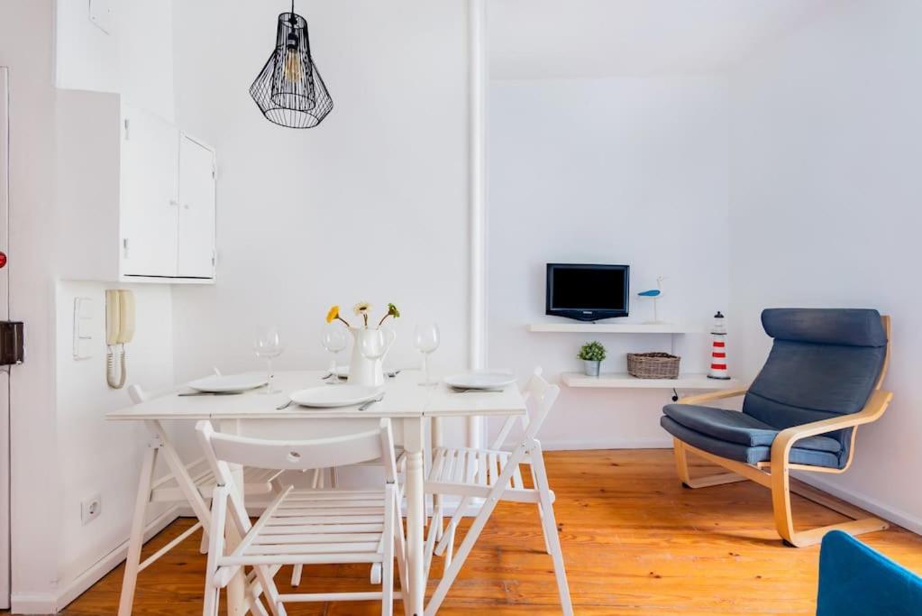 Duque 2BR Flat at Historical Chiado view 5