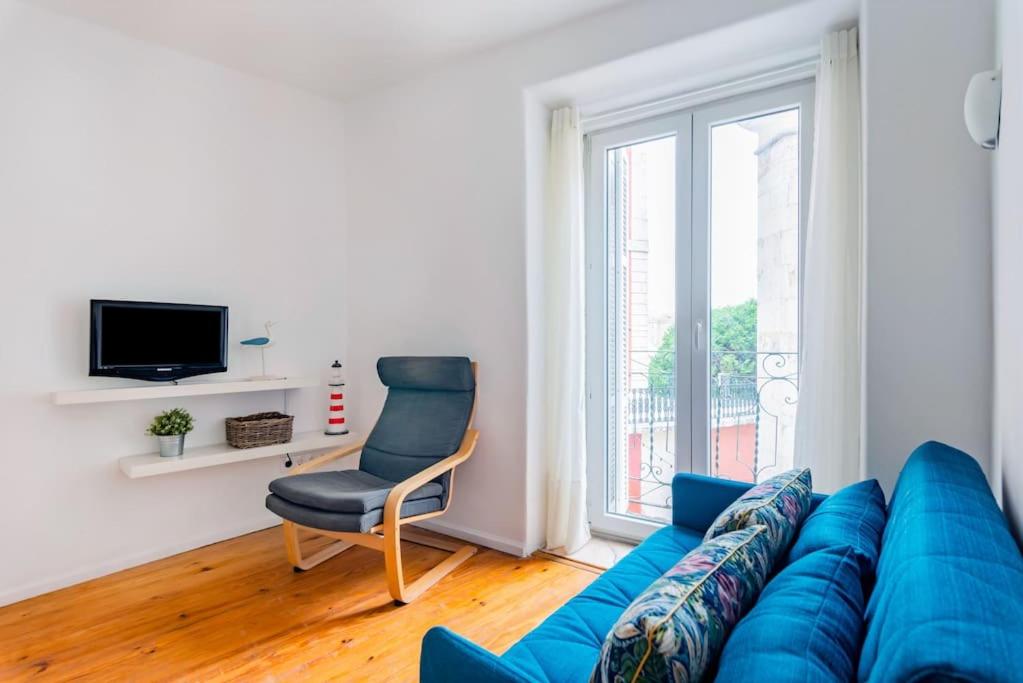 Duque 2BR Flat at Historical Chiado view 3