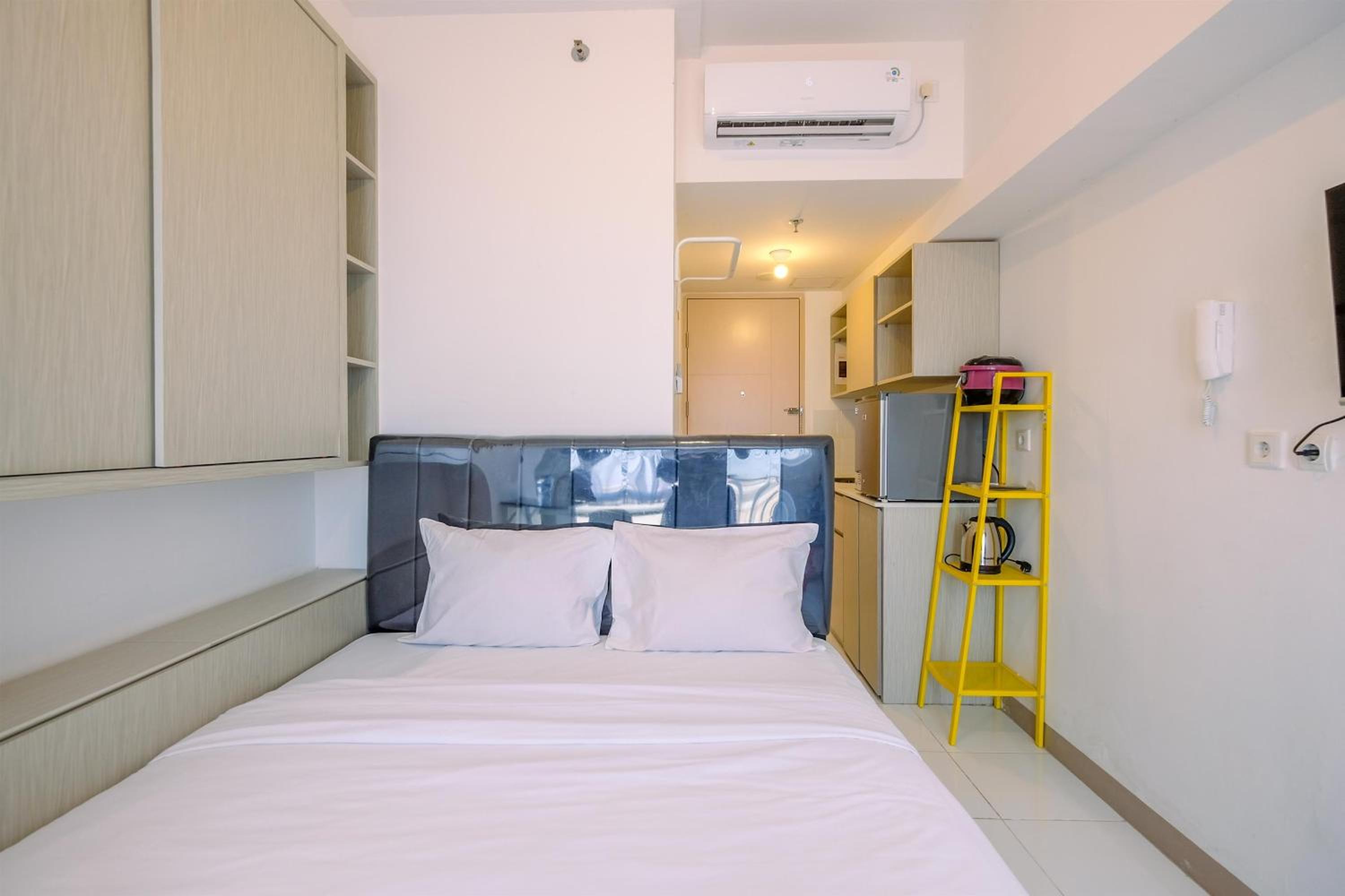 Simply and Nice Studio at Tokyo Riverside PIK 2 Apartment By Travelio
