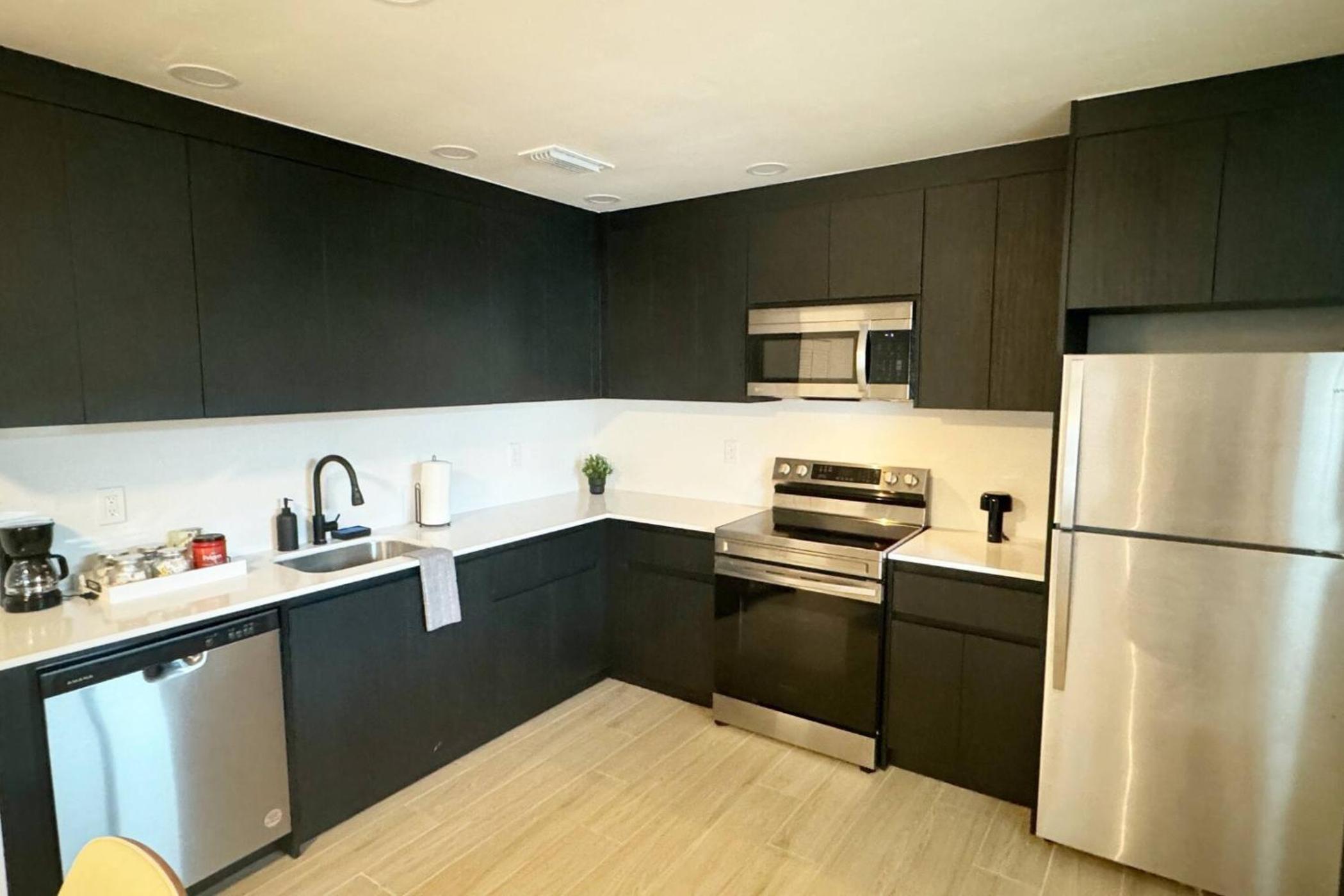 Stylish Serenity: Wynwood Oasis Retreat