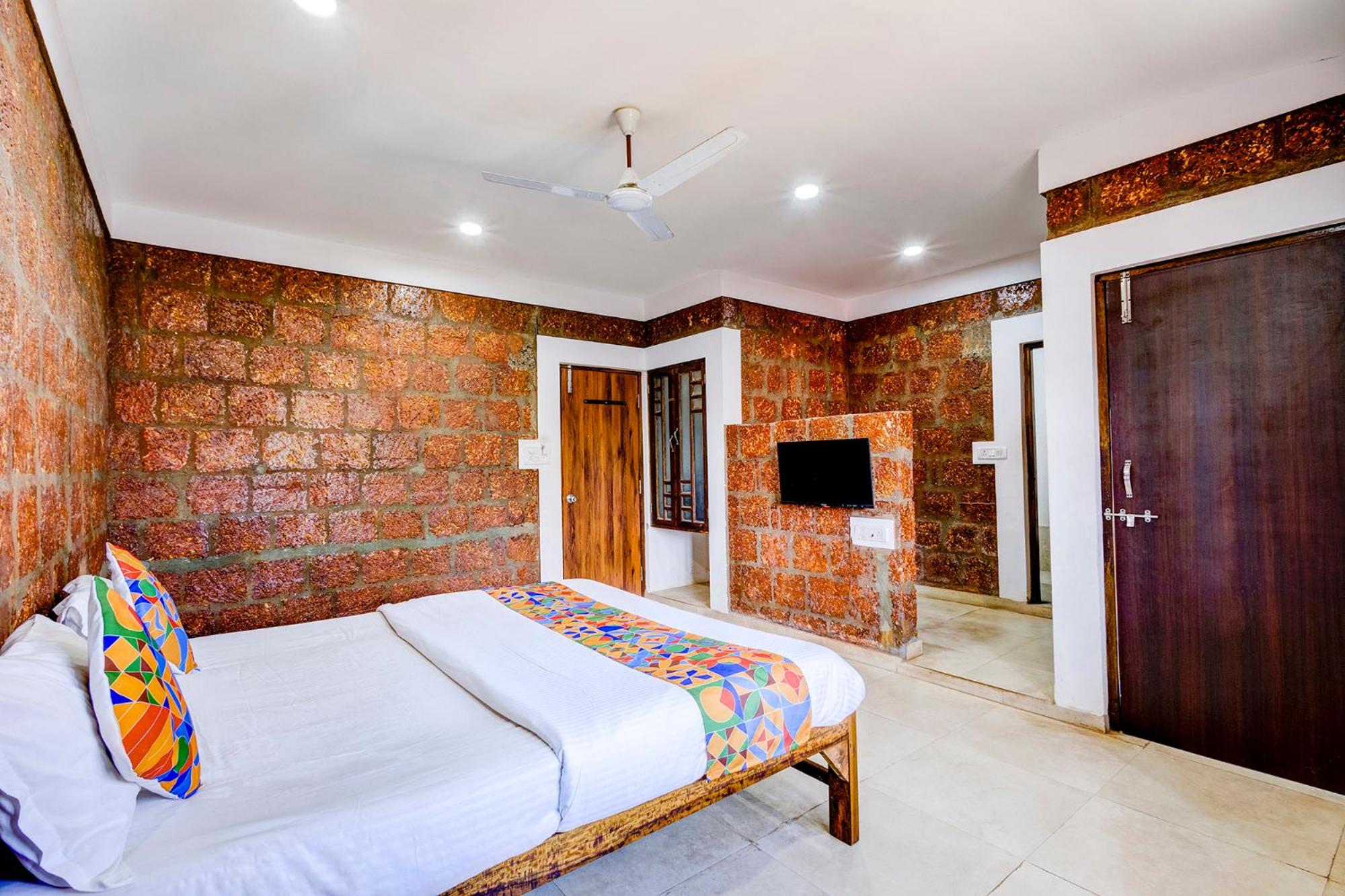FabHotel Arya's Hyderabad Resort - Nr Calangute Beach