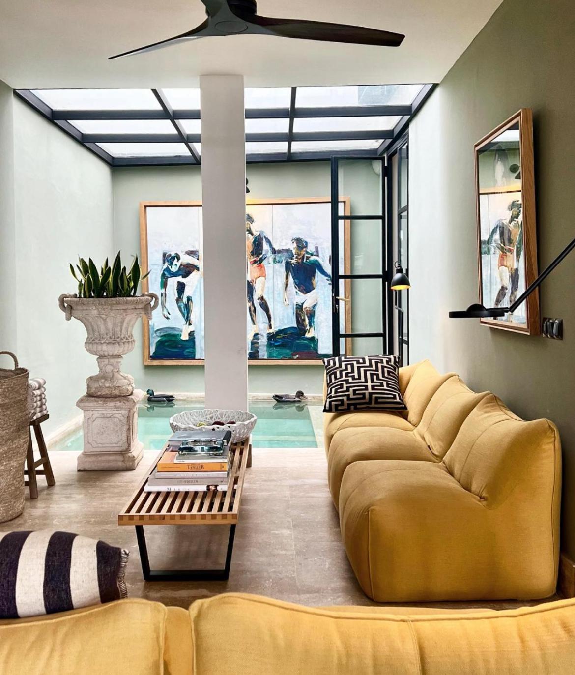 lounge