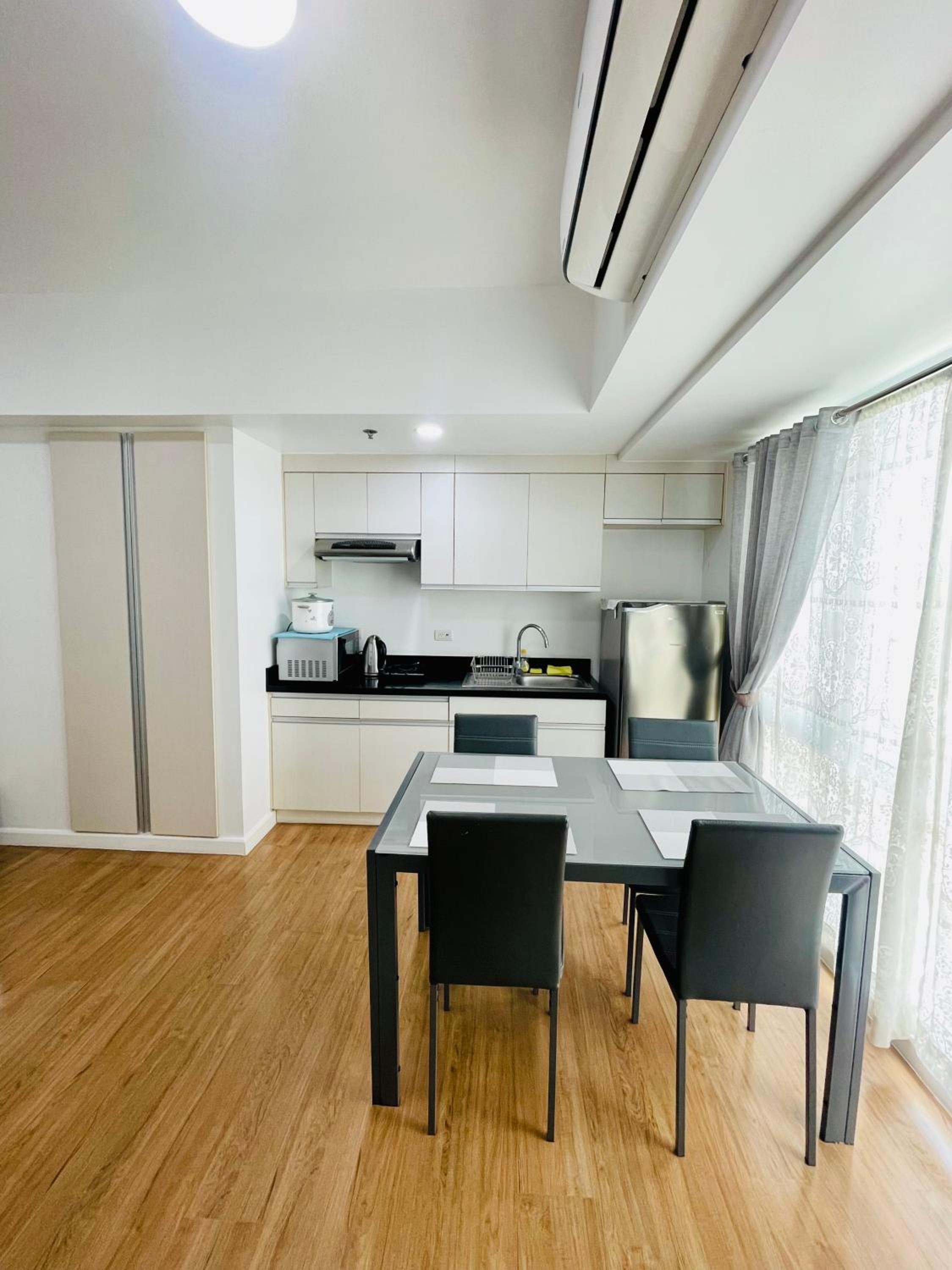 1br With Balcony Free wifi Netflix view 3