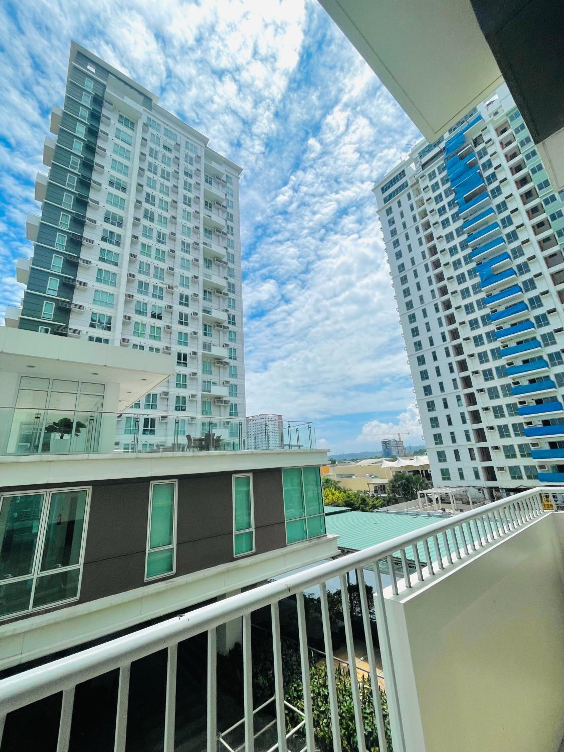 1br With Balcony Free wifi Netflix view 5