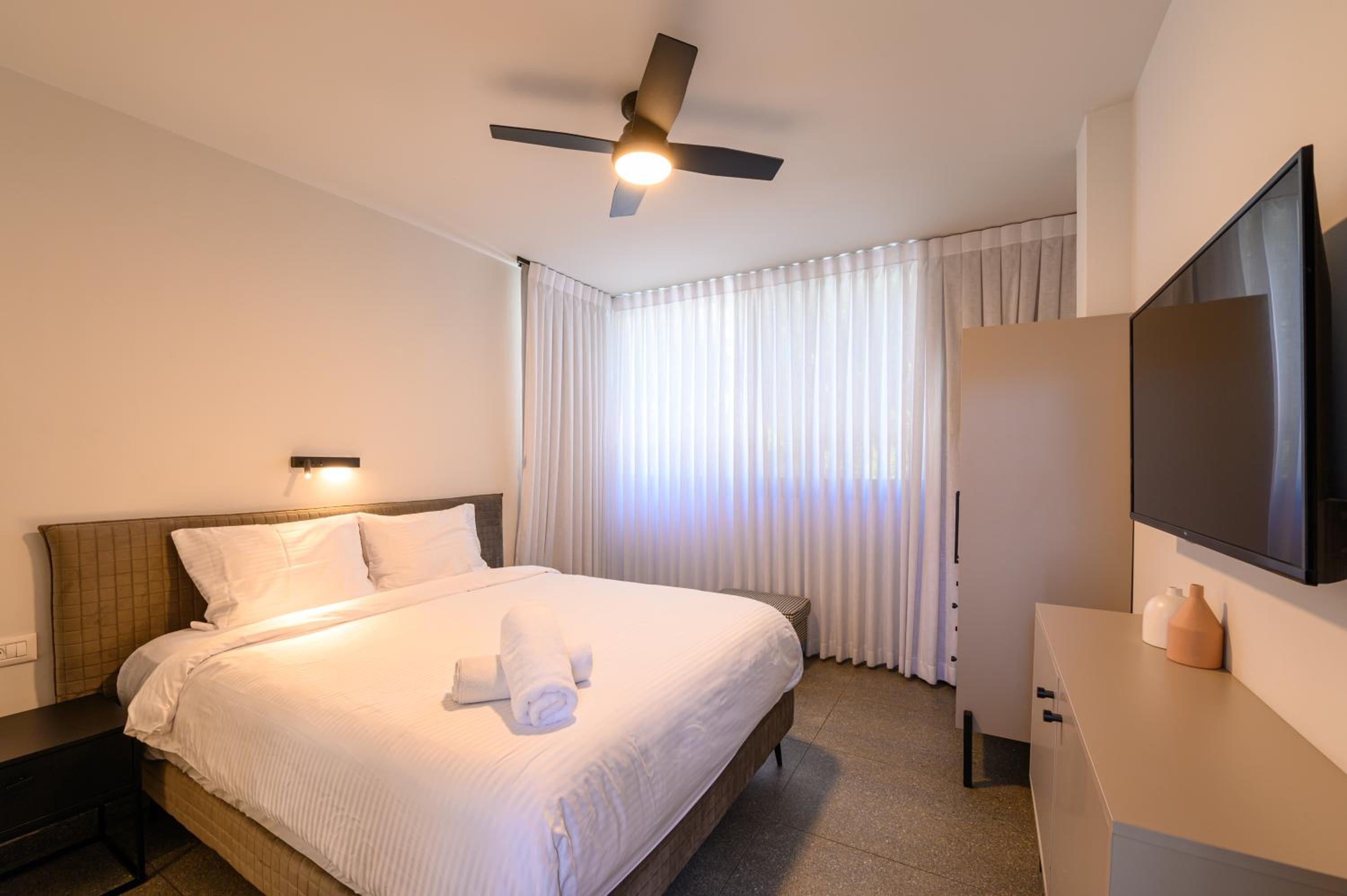 Rokah Luxury Villa at Ramat HaHayal, photo 15