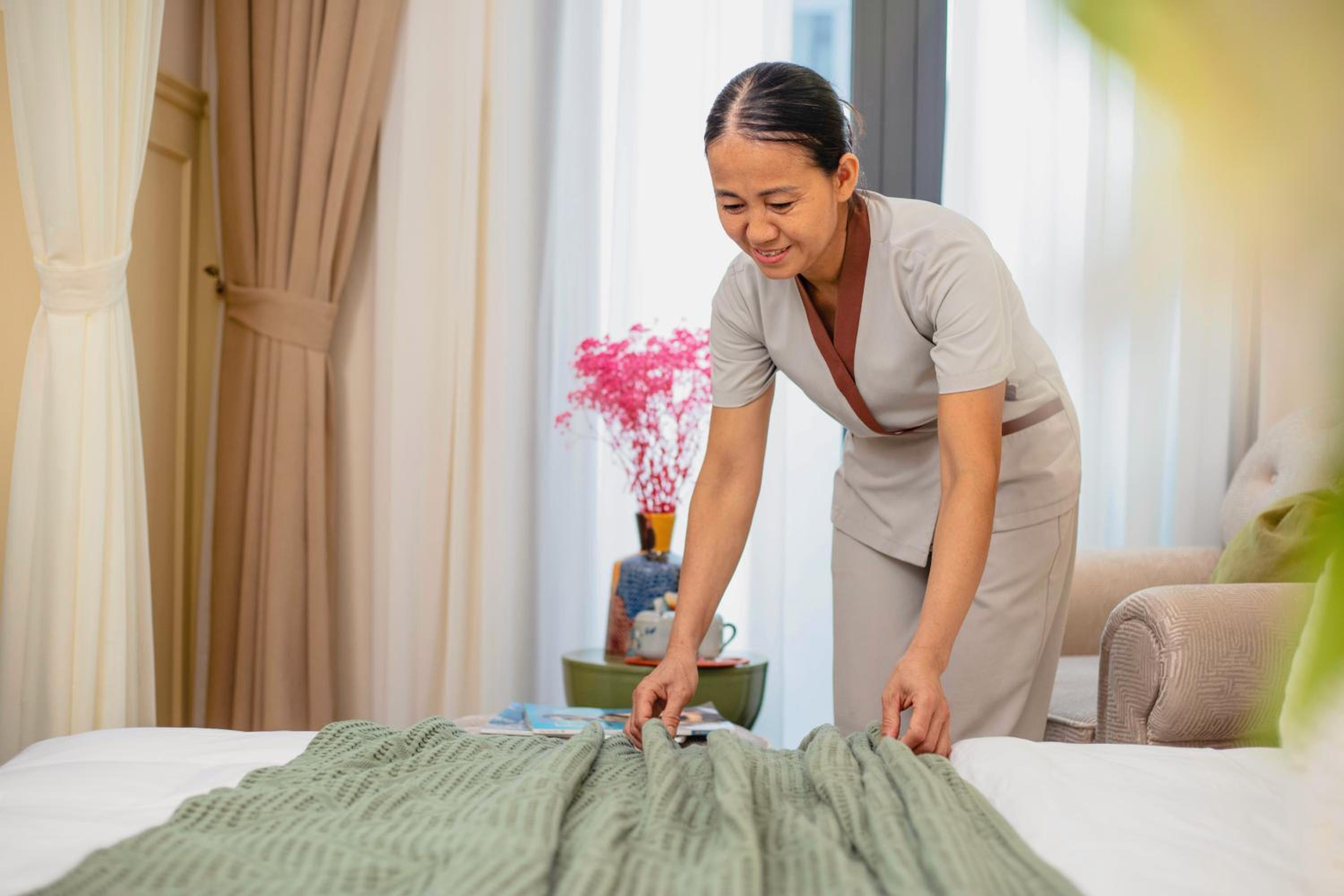 High Ser-Apt -Warmly & Spacious- Peaceful- Bathtub- Greenview- Nearly bus stop- 30mins by car to HanoiOldQuater - Vinhomes OceanPark