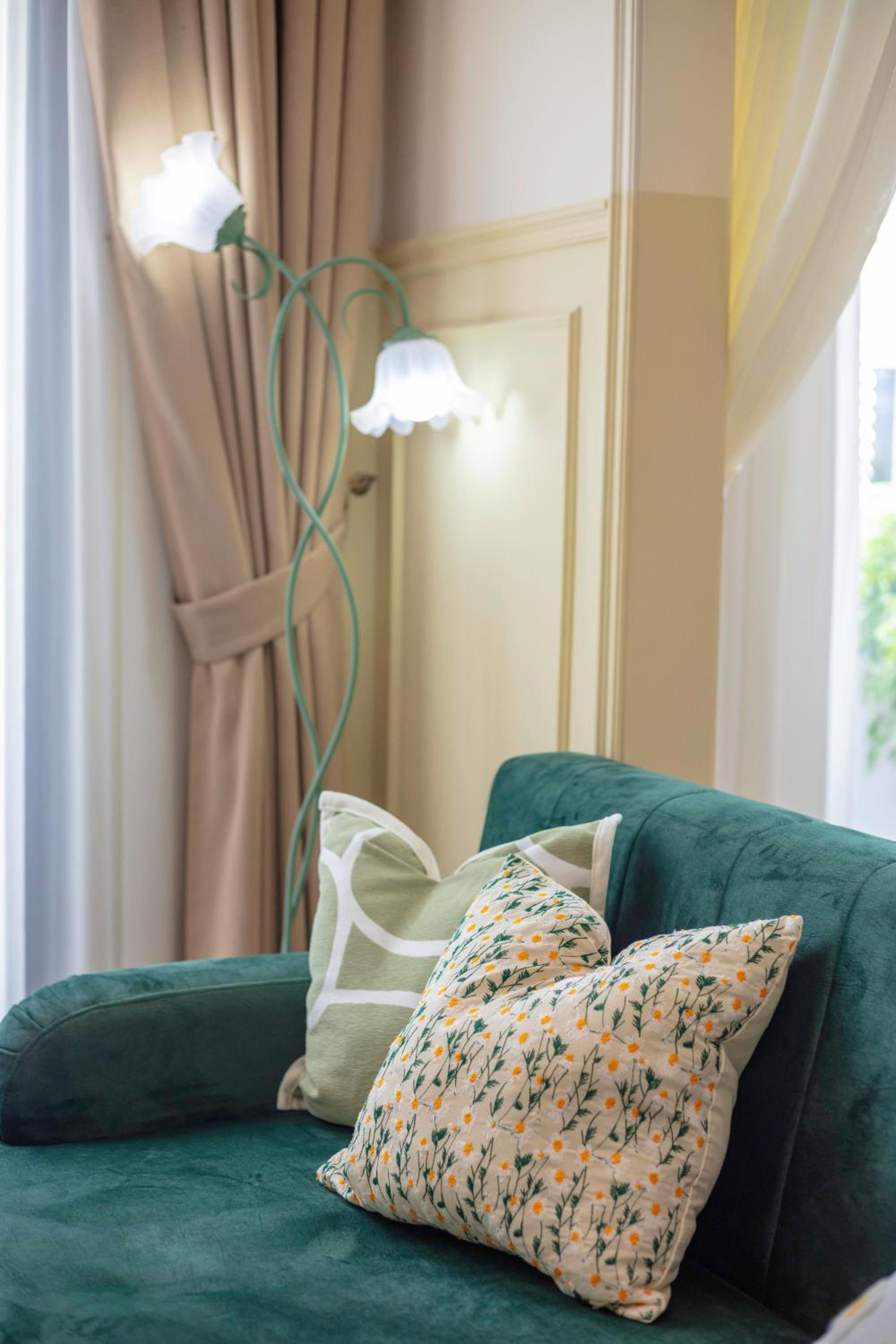 High Ser-Apt -Warmly & Spacious- Peaceful- Bathtub- Greenview- Nearly bus stop- 30mins by car to HanoiOldQuater - Vinhomes OceanPark