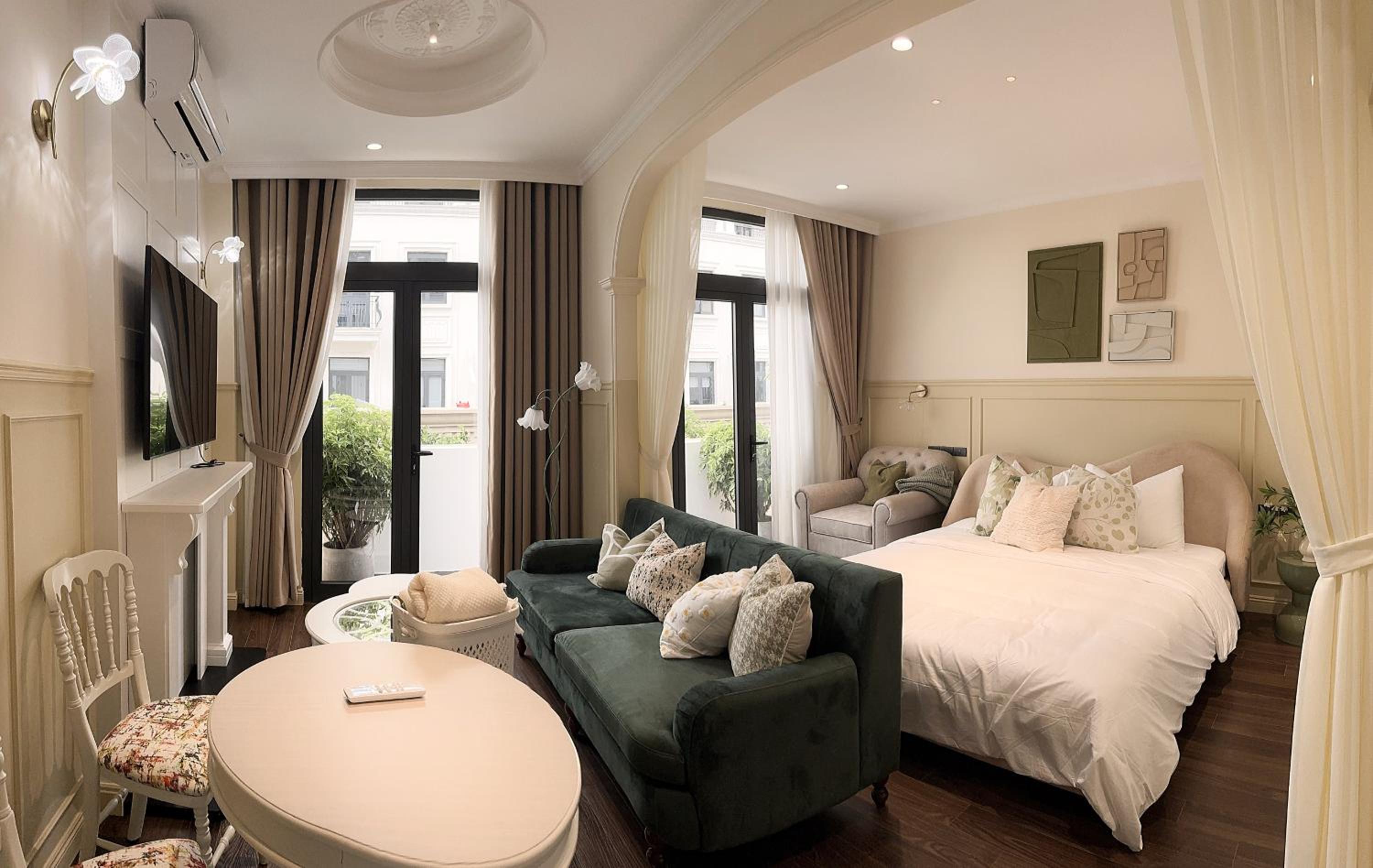 High Ser-Apt -Warmly & Spacious- Peaceful- Bathtub- Greenview- Nearly bus stop- 30mins by car to HanoiOldQuater - Vinhomes OceanPark