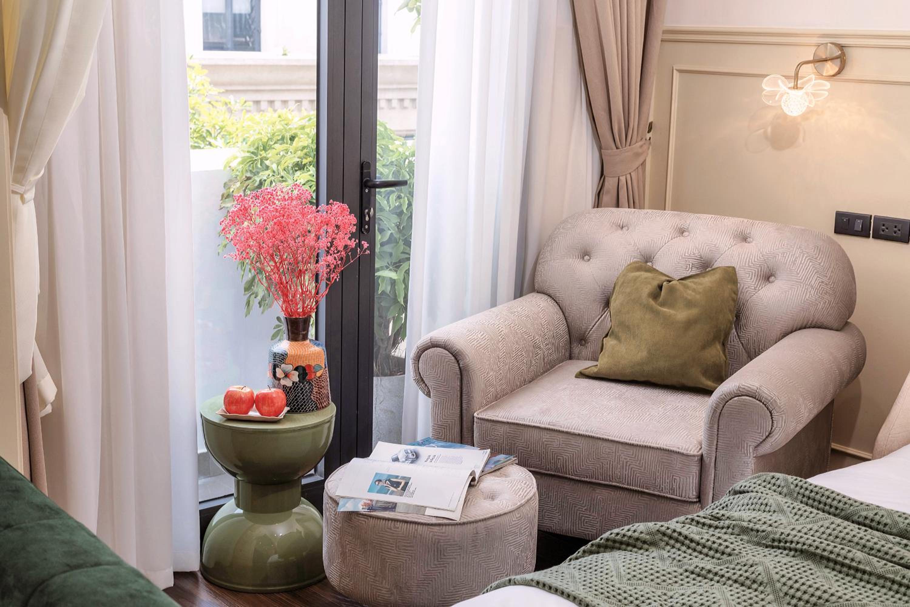 High Ser-Apt -Warmly & Spacious- Peaceful- Bathtub- Greenview- Nearly bus stop- 30mins by car to HanoiOldQuater - Vinhomes OceanPark