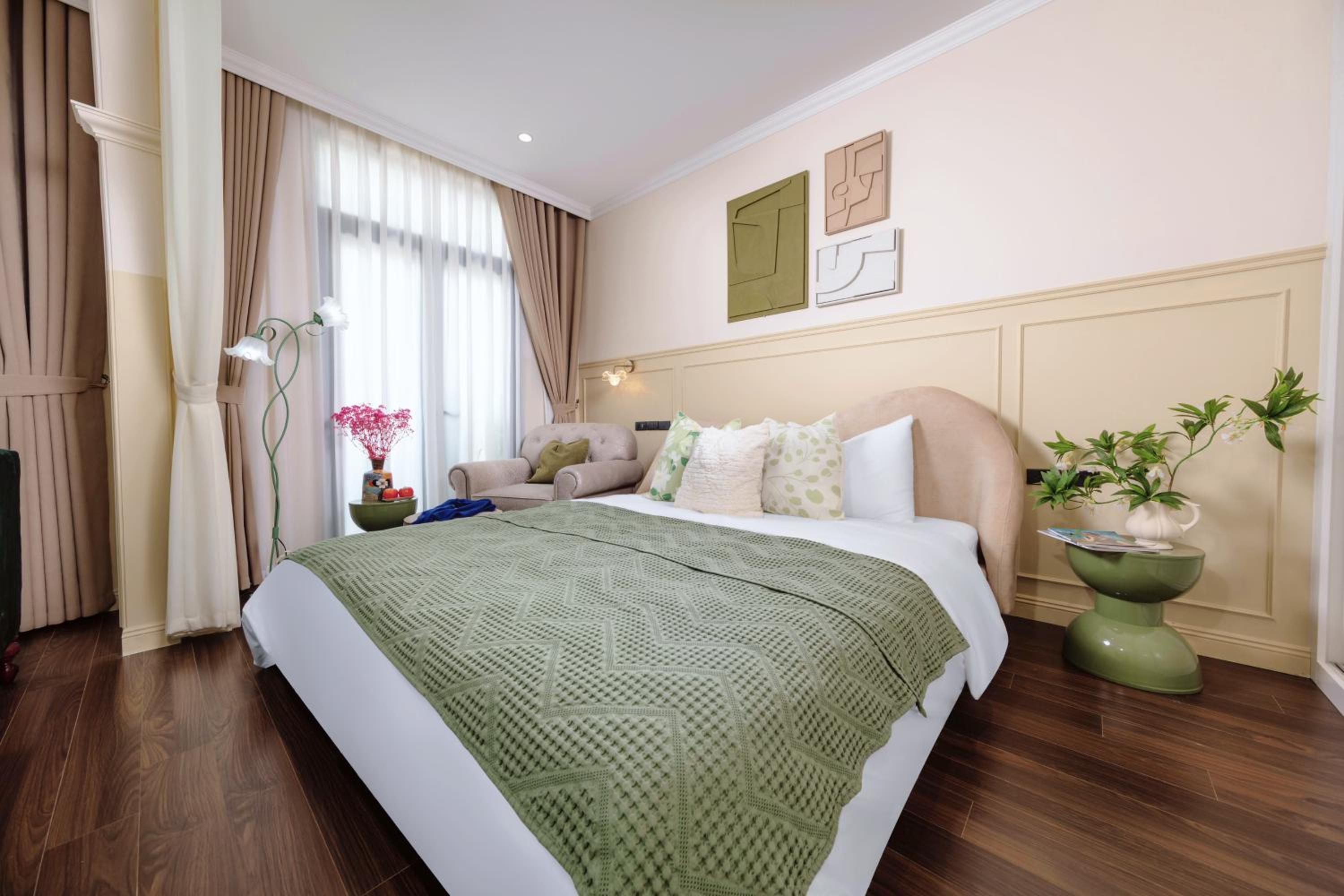 High Ser-Apt -Warmly & Spacious- Peaceful- Bathtub- Greenview- Nearly bus stop- 30mins by car to HanoiOldQuater - Vinhomes OceanPark