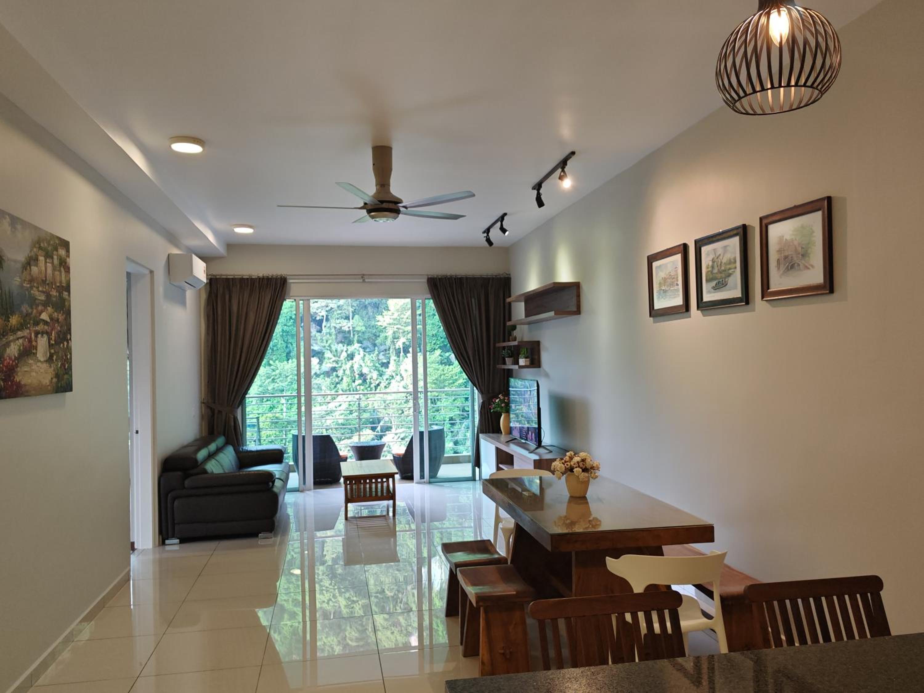 Stunning Mountain & Lake Views' Suite Banyan photo 7