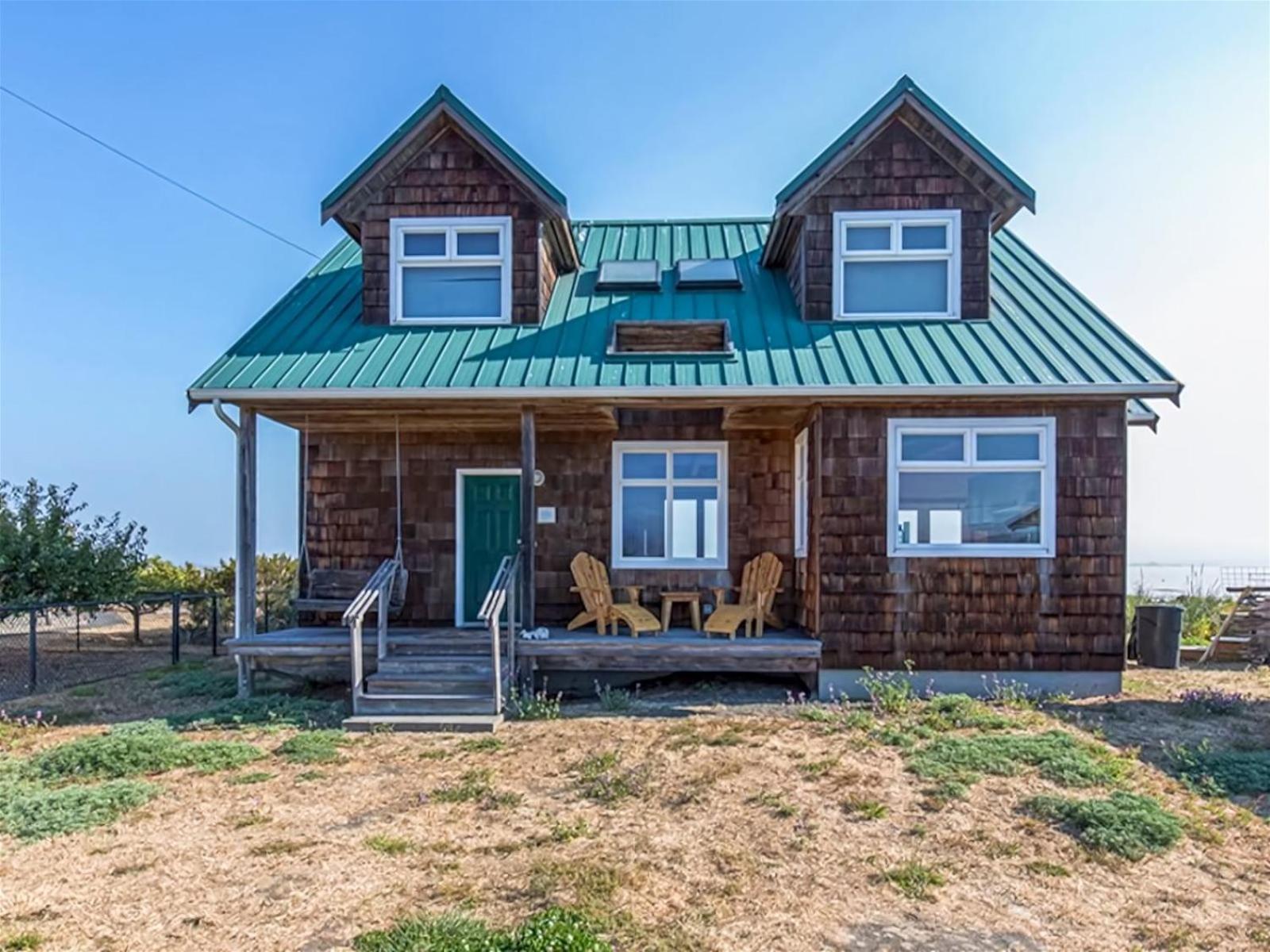 Sq Dungeness Bay Beach House view 2