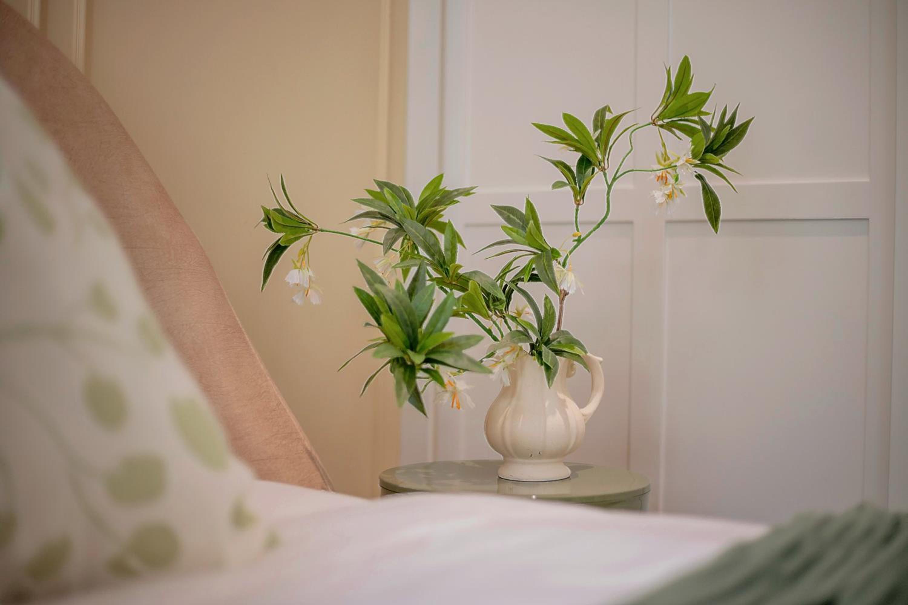 High Ser-Apt -Warmly & Spacious- Peaceful- Bathtub- Greenview- Nearly bus stop- 30mins by car to HanoiOldQuater - Vinhomes OceanPark