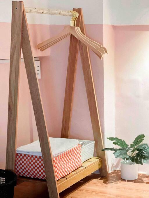 Glorious CENTRAL Loft - Near BenThanh Market - Walk to METRO