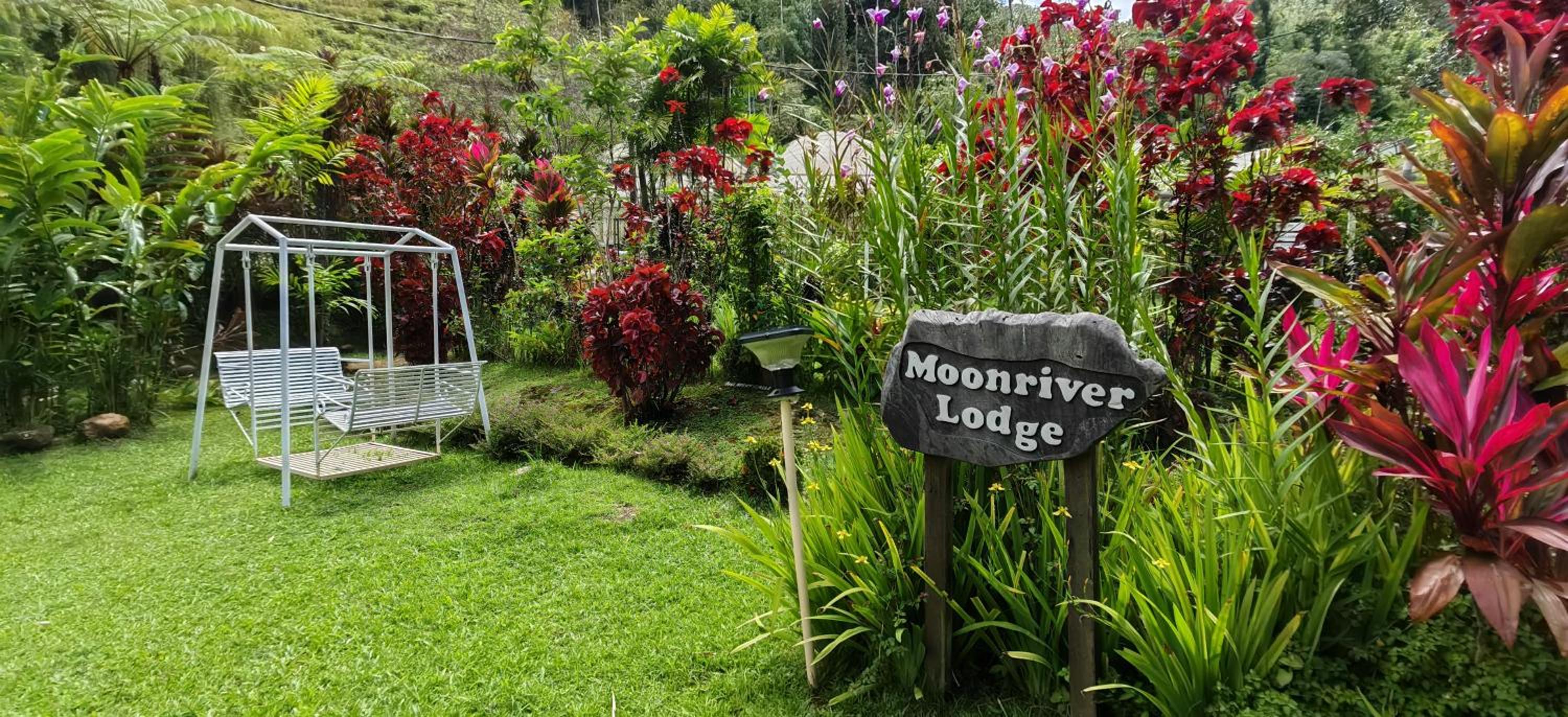 Moonriver Lodge