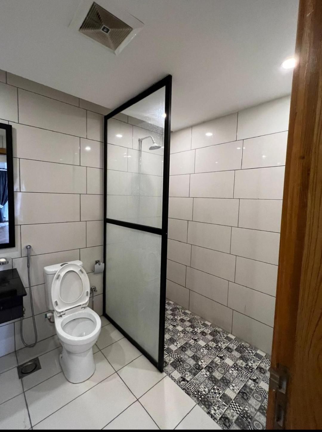 Fully furnished 1BHK, Bahria heights 1 view 2