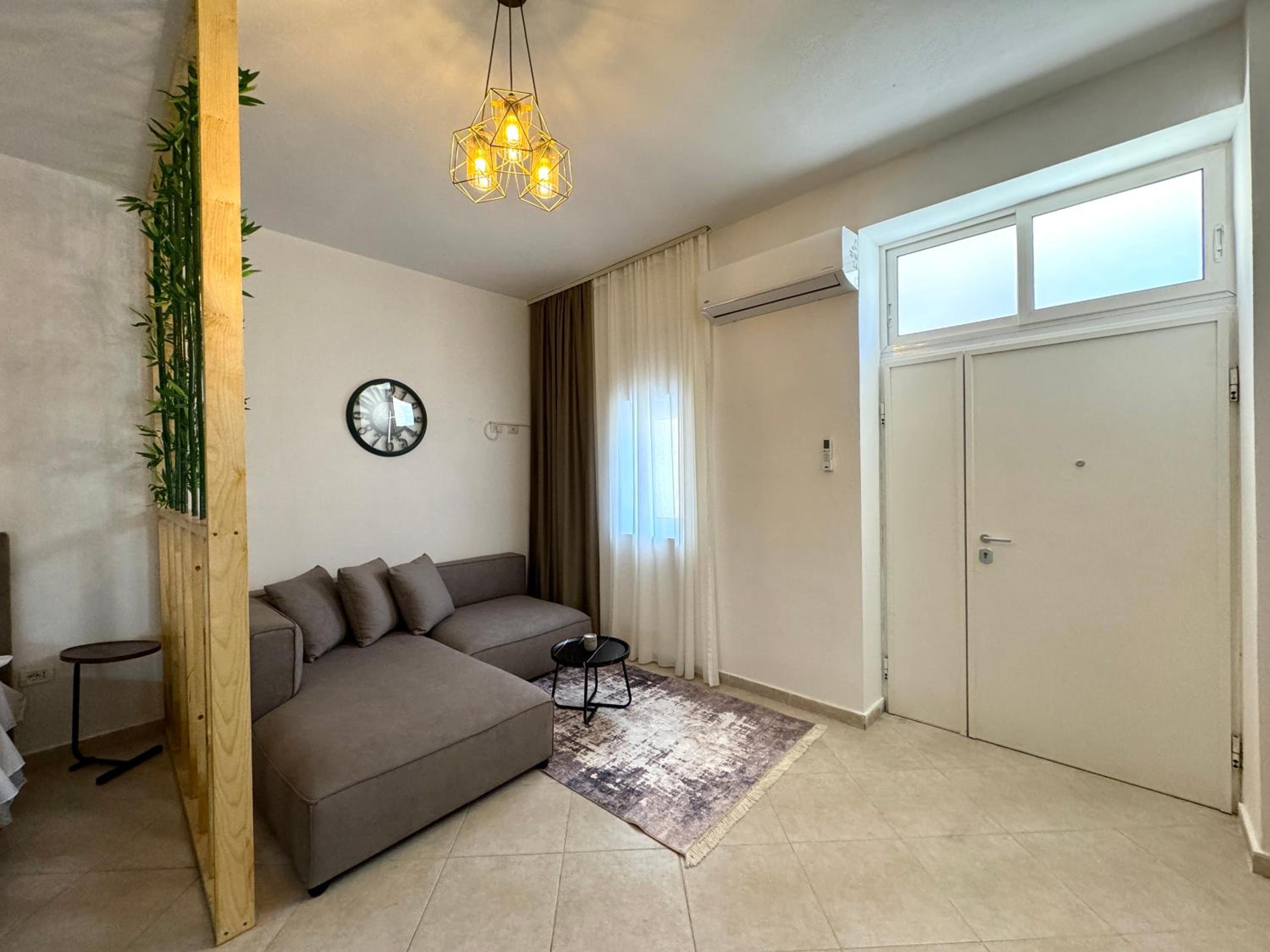 5 New Central Comfy Apartments