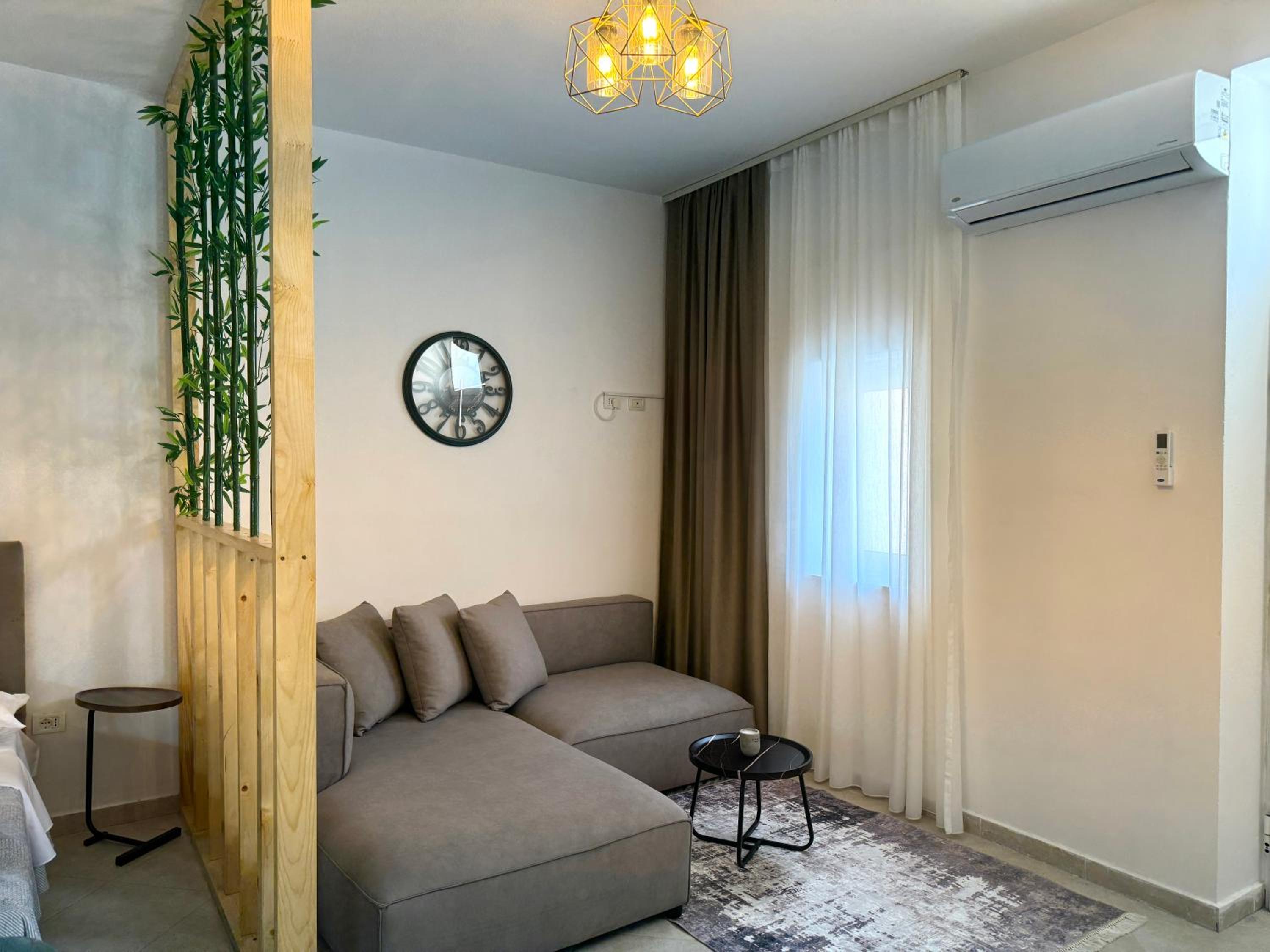 5 New Central Comfy Apartments