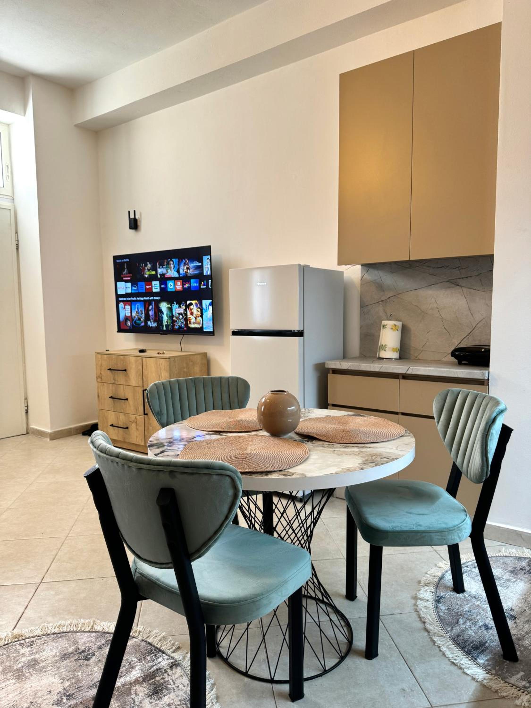 5 New Central Comfy Apartments