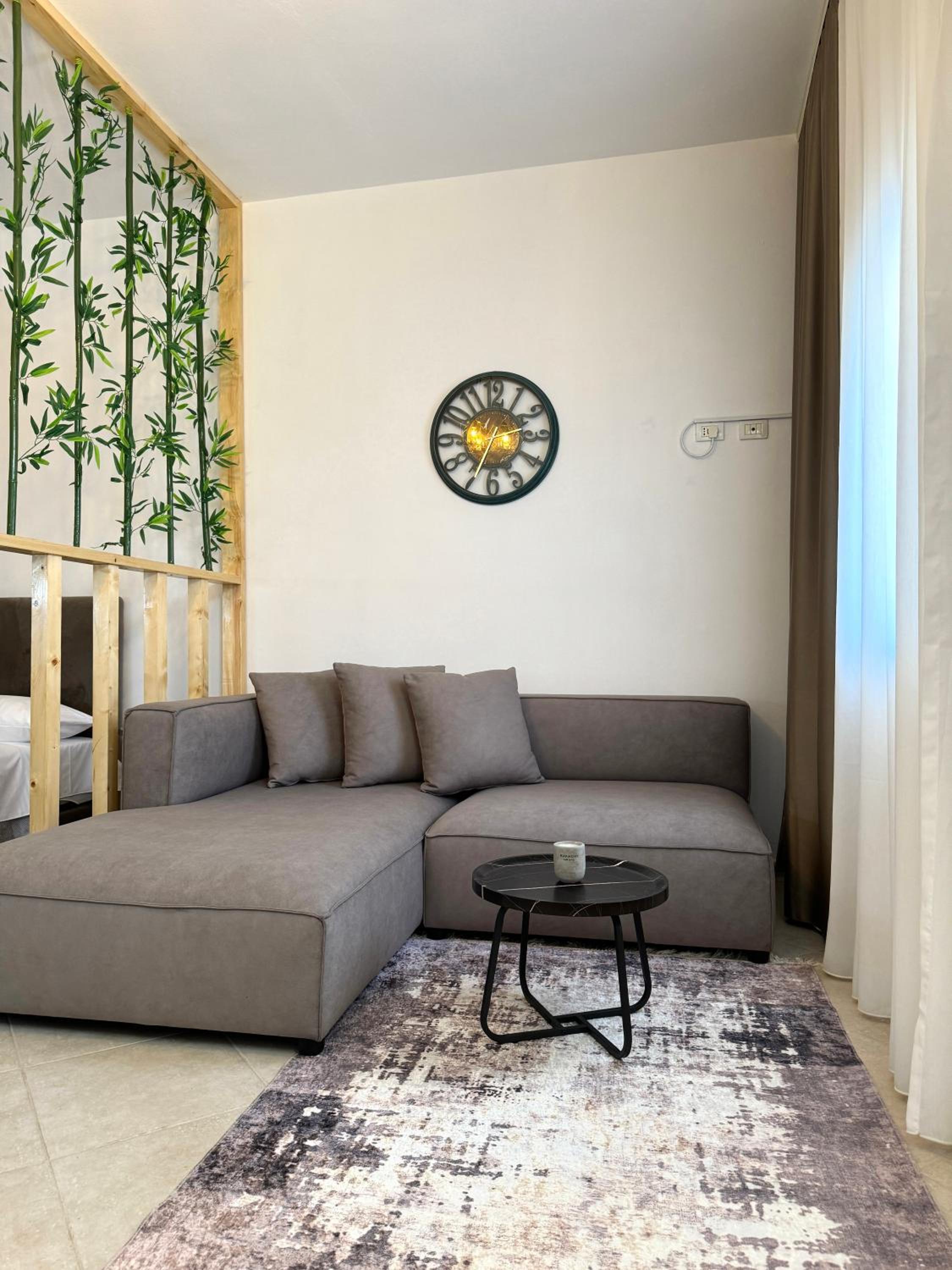 5 New Central Comfy Apartments