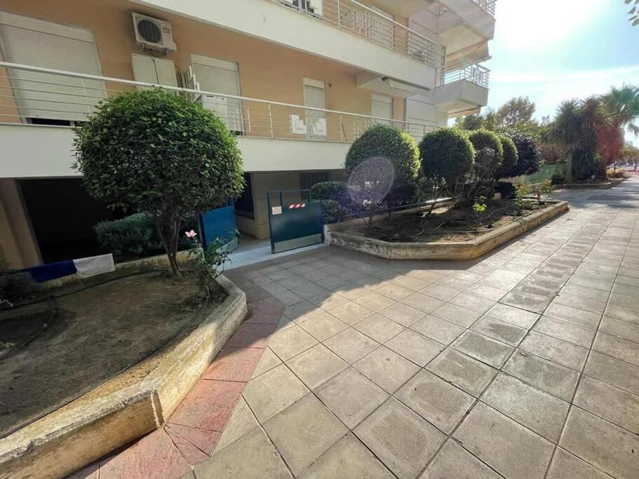 Aristi Apartment by the Music Hall view 4