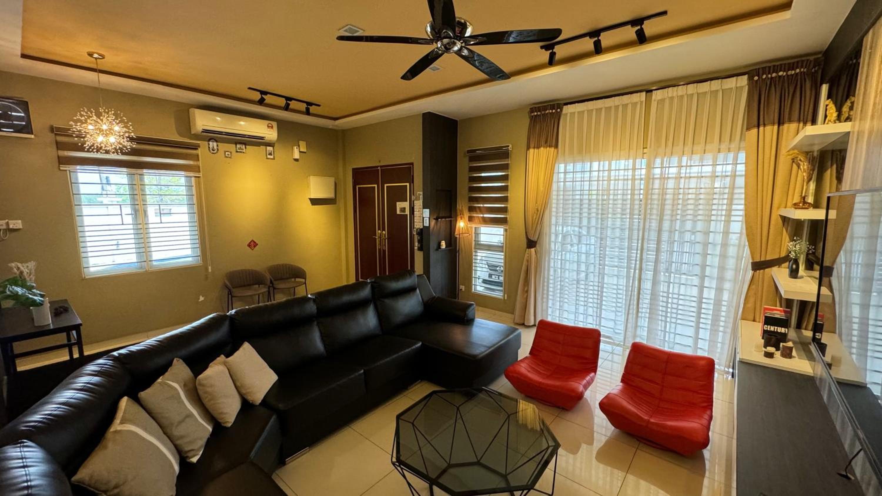 IPOH Bougainvillea Luxe Villa with Private POOL photo 2