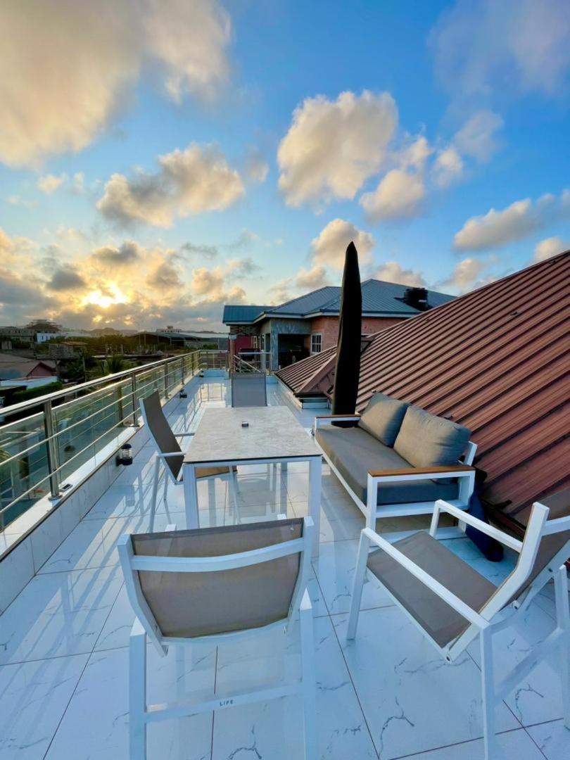 Spacious 2 bedroom view 3