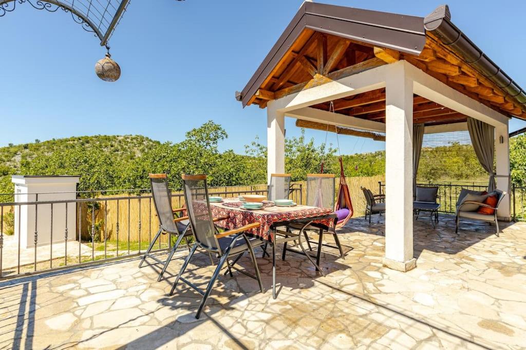 Cottage Becca , heated pool with salt water
